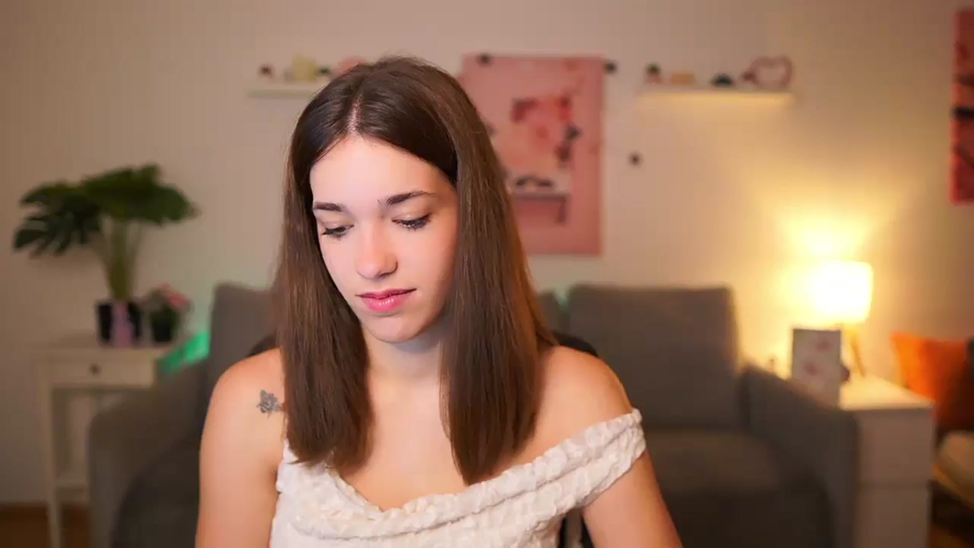 Gallery image thumbnail from Kissiecat's myfreecams stream on, 10/24/2025, 13:46 image 16 of 20