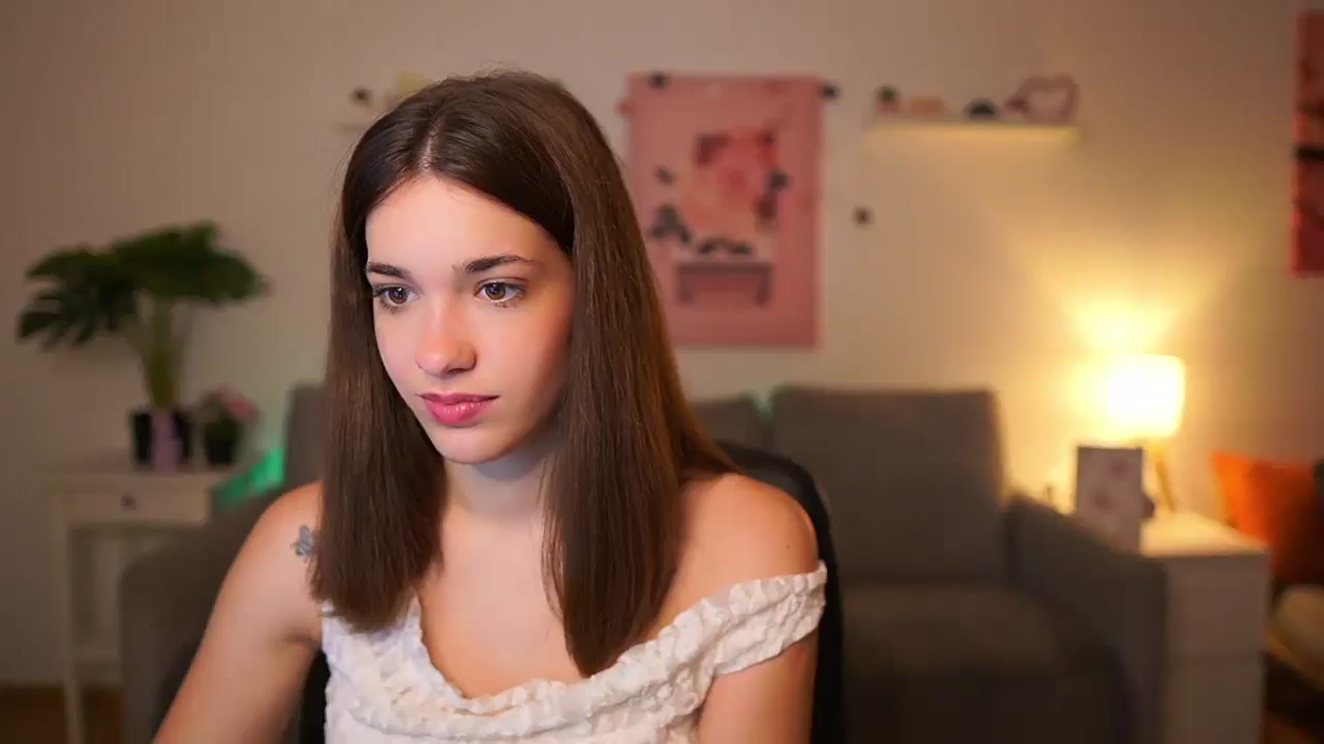 Gallery image thumbnail from Kissiecat's myfreecams stream on, 10/24/2025, 13:46 image 13 of 20