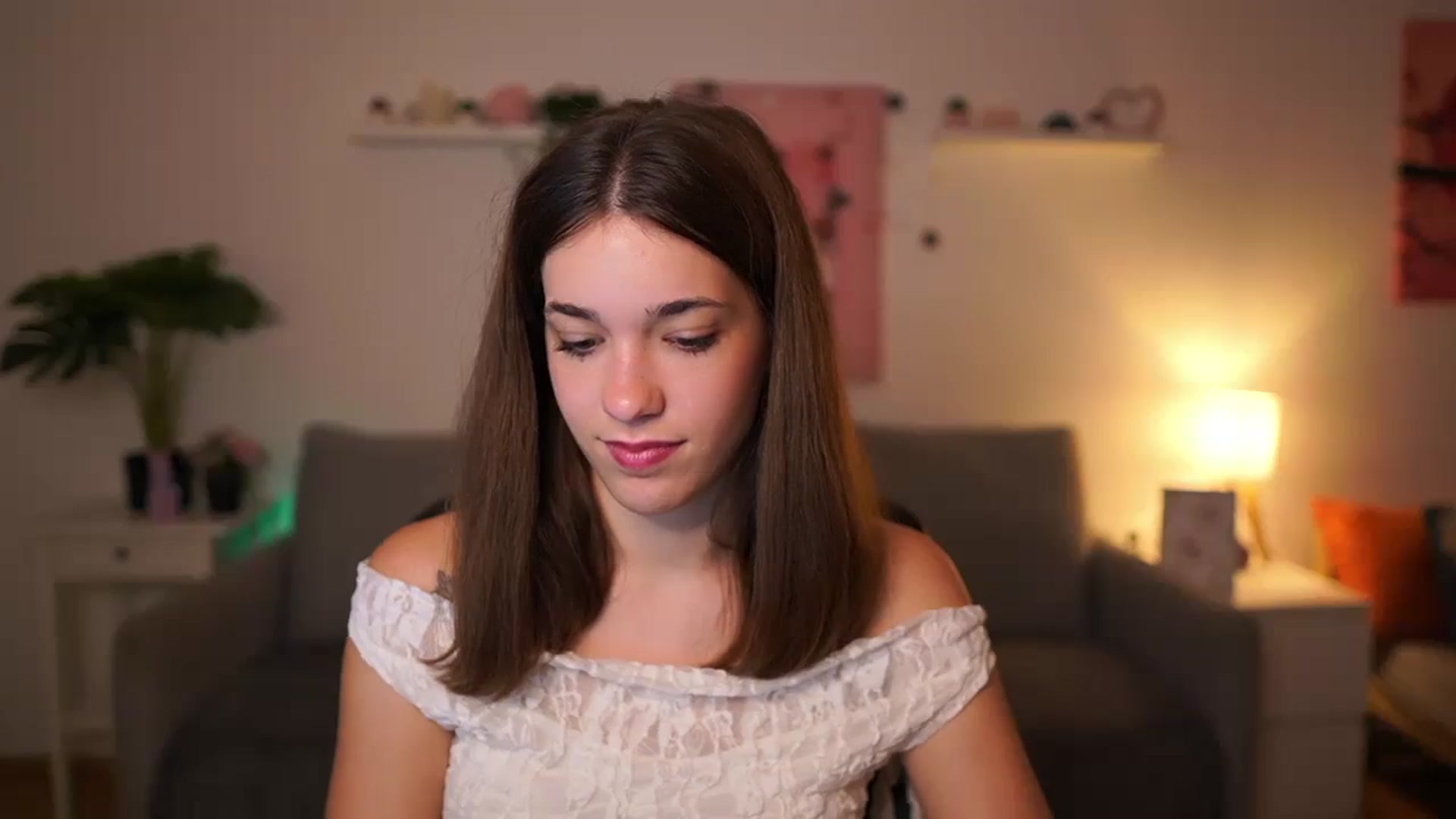 Gallery image thumbnail from Kissiecat's myfreecams stream on, 10/24/2025, 15:28 image 17 of 20