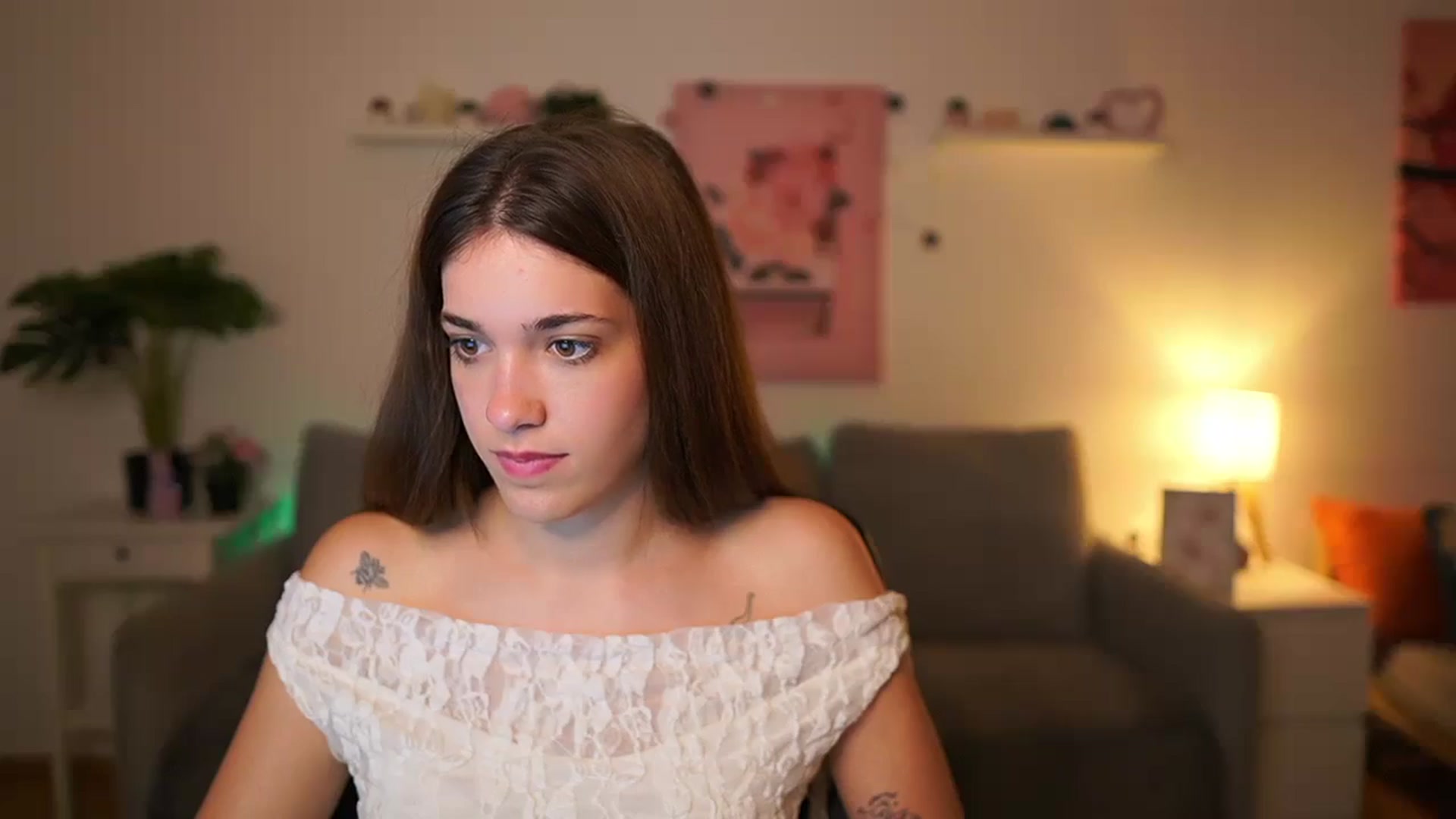 Gallery image thumbnail from Kissiecat's myfreecams stream on, 10/24/2025, 17:31 image 16 of 20