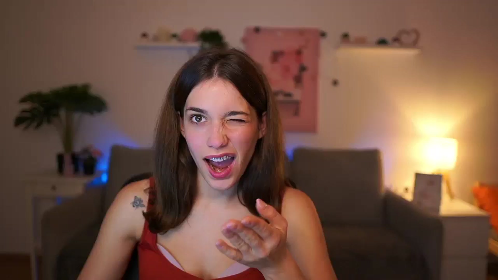 Gallery image thumbnail from Kissiecat's myfreecams stream on, 10/27/2025, 19:45 image 11 of 20