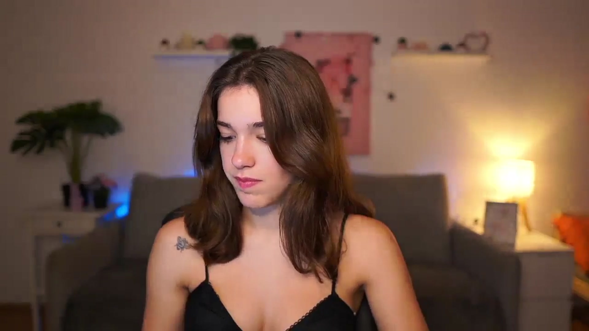 Gallery image thumbnail from Kissiecat's myfreecams stream on, 10/28/2025, 14:48 image 6 of 20