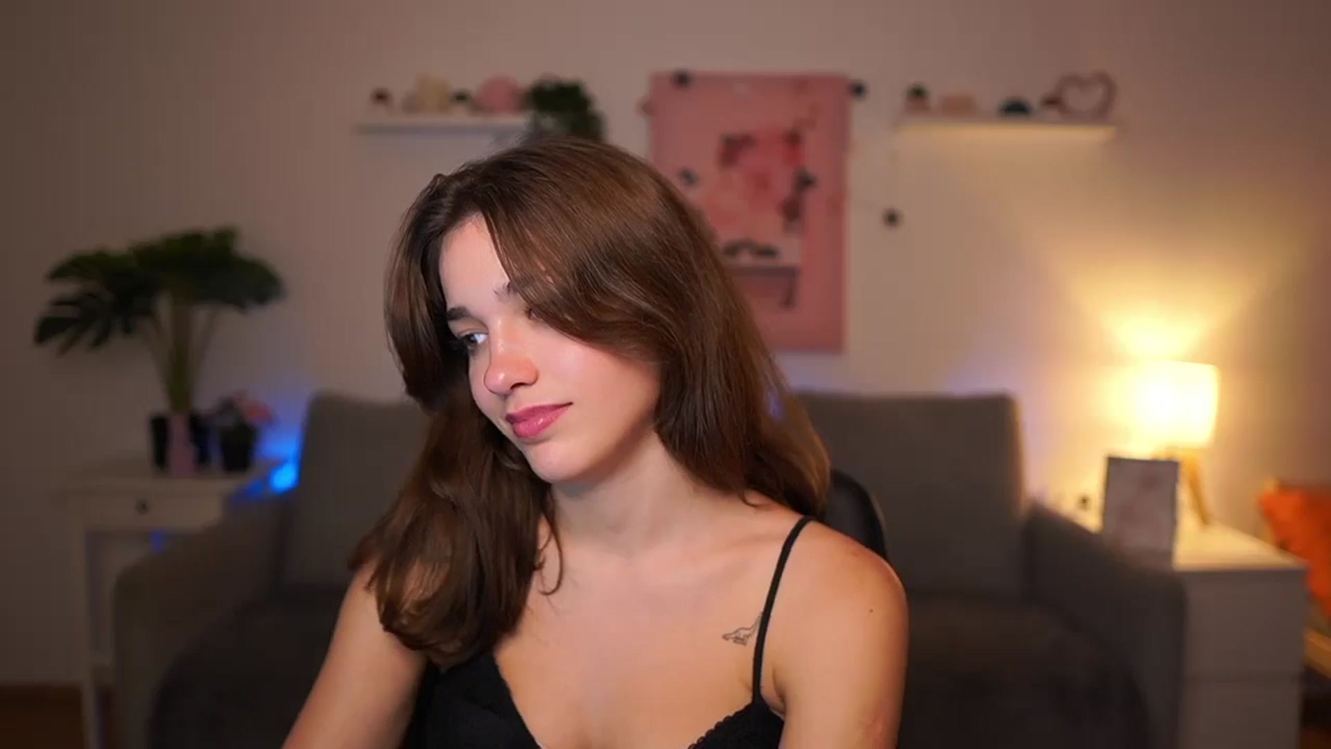 Gallery image thumbnail from Kissiecat's myfreecams stream on, 10/28/2025, 18:48 image 17 of 20