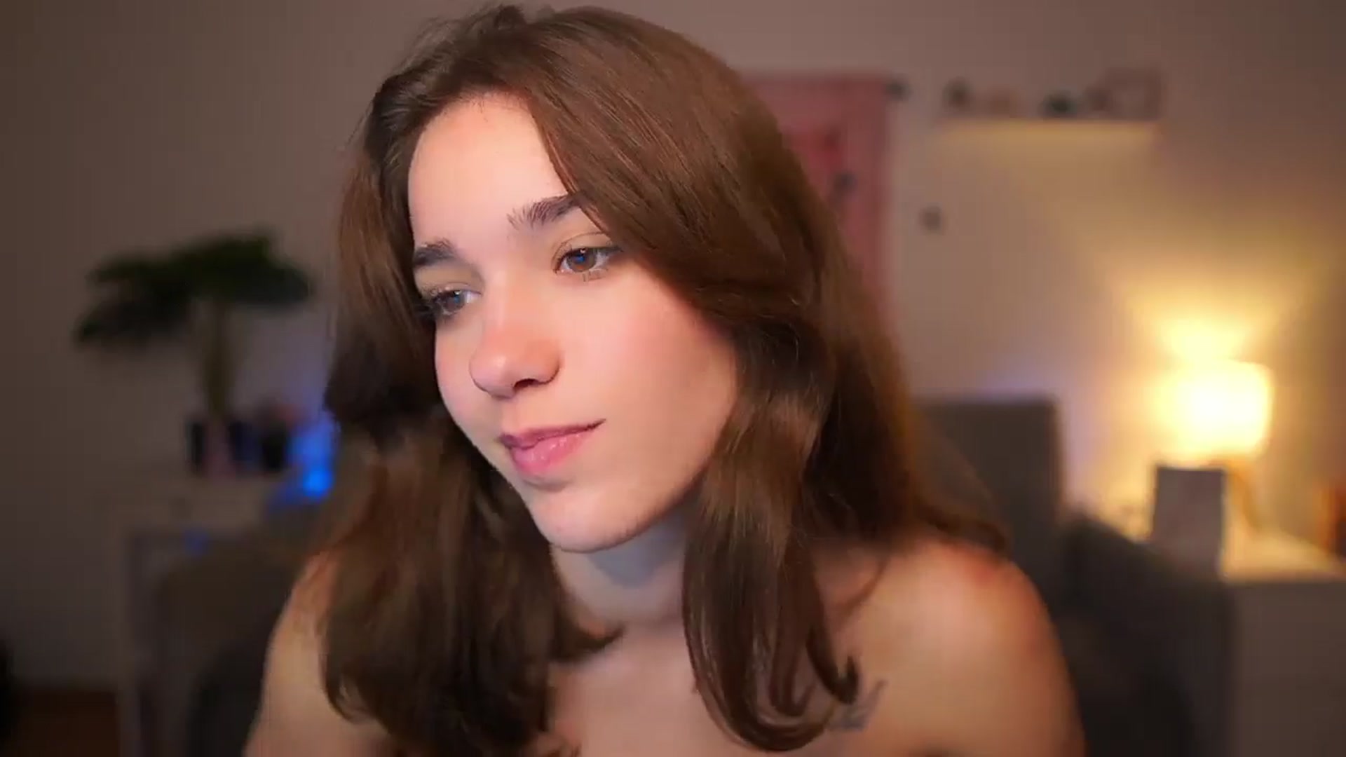Gallery image thumbnail from Kissiecat's myfreecams stream on, 10/29/2025, 16:44 image 3 of 20