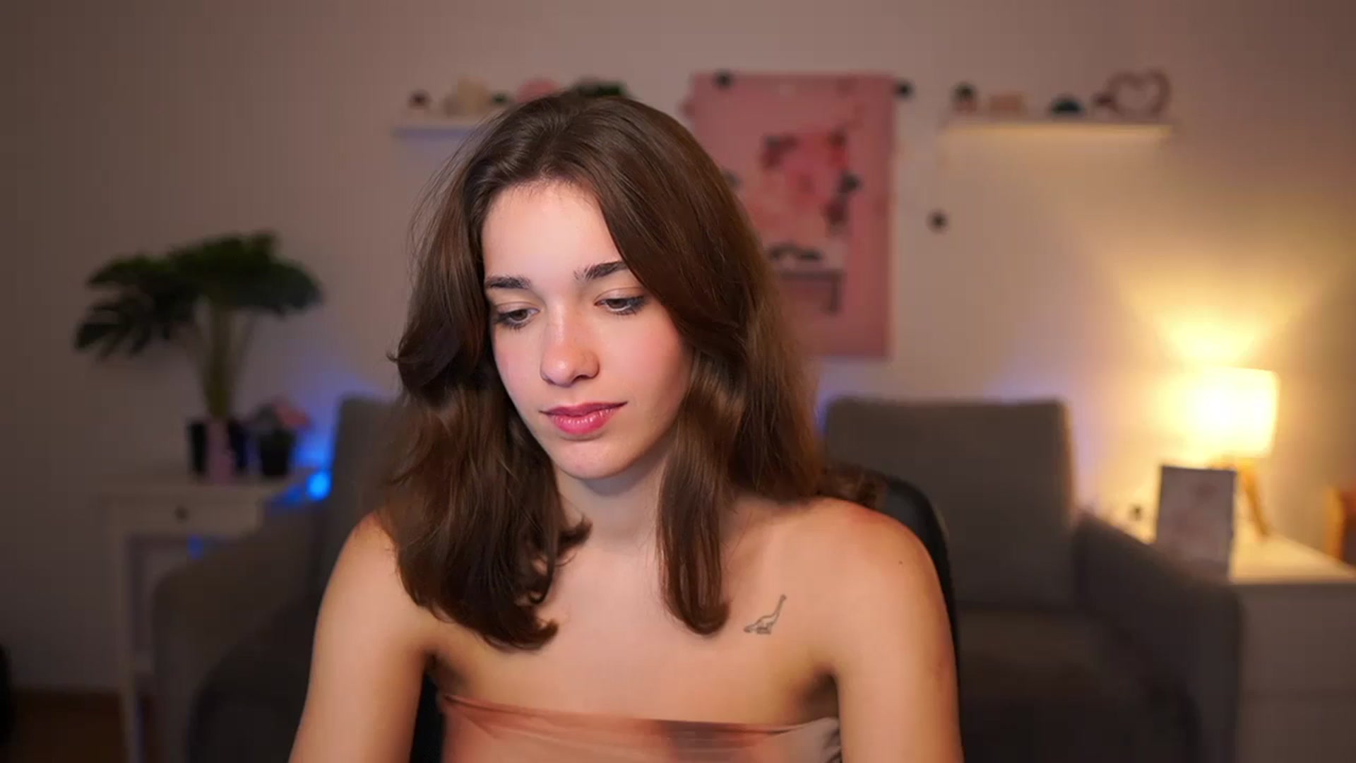 Gallery image thumbnail from Kissiecat's myfreecams stream on, 10/29/2025, 16:44 image 10 of 20