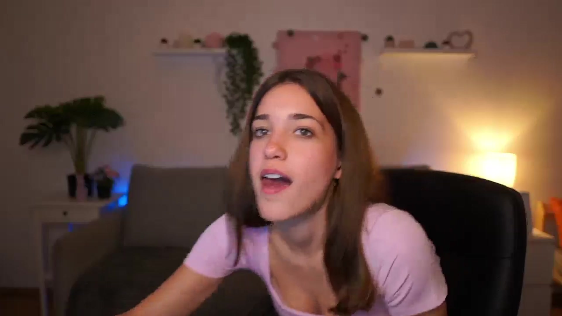 Gallery image thumbnail from Kissiecat's myfreecams stream on, 10/30/2025, 18:55 image 13 of 20