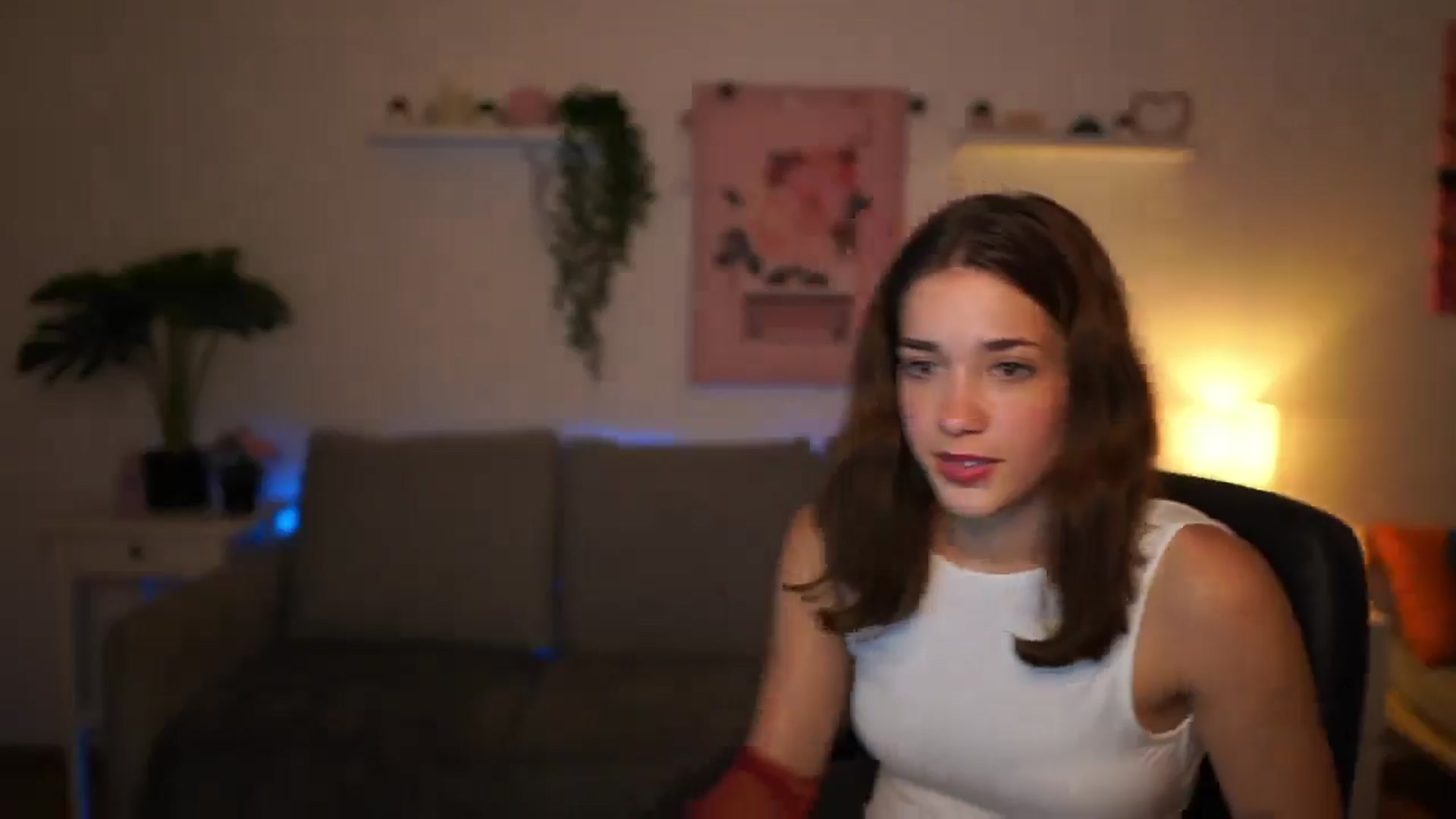 Gallery image thumbnail from Kissiecat's myfreecams stream on, 10/31/2025, 14:45 image 10 of 20