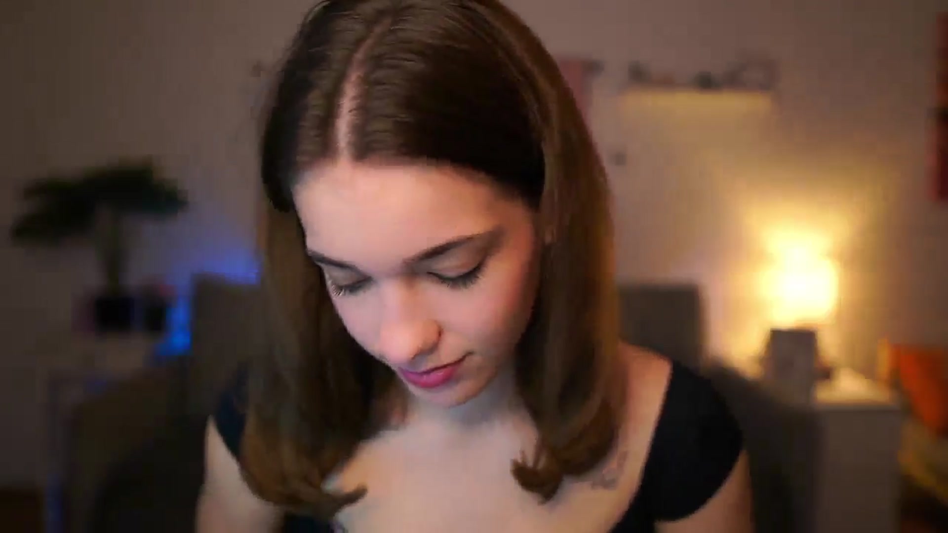 Gallery image thumbnail from Kissiecat's myfreecams stream on, 11/03/2025, 14:39 image 10 of 20
