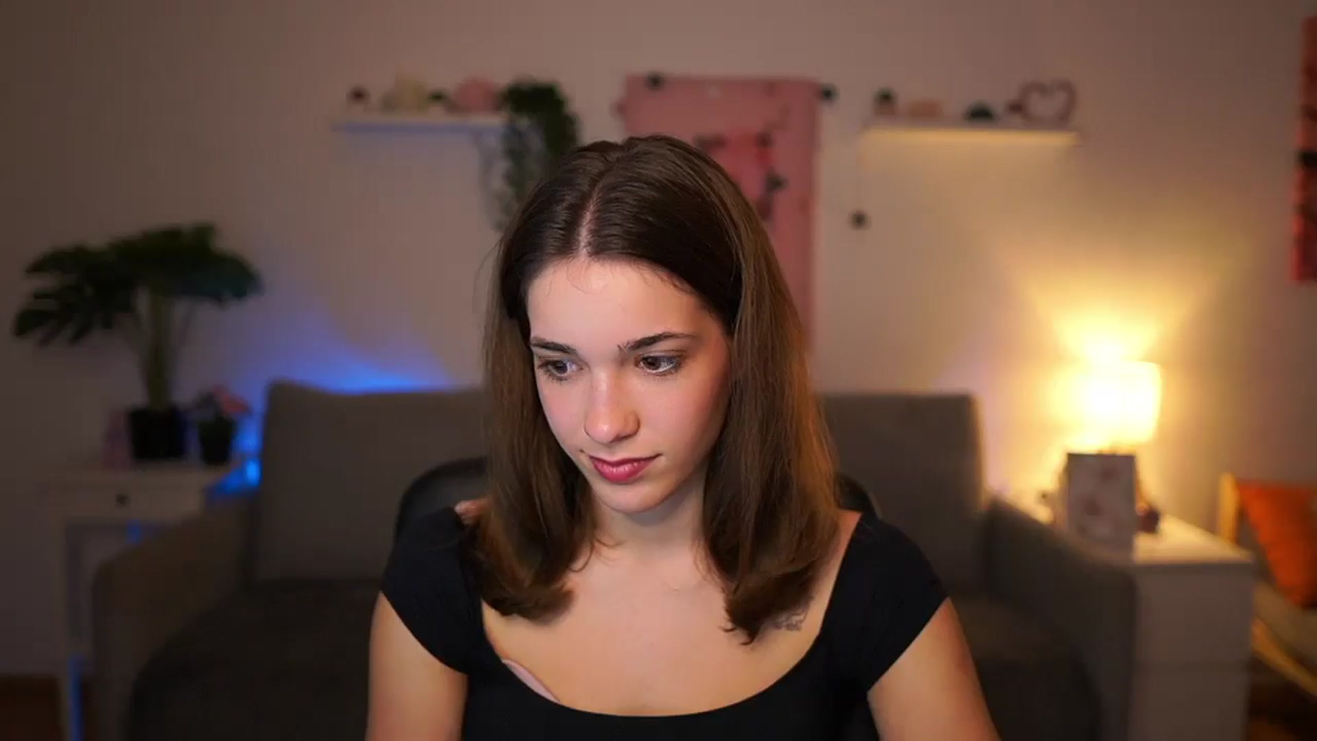 Gallery image thumbnail from Kissiecat's myfreecams stream on, 11/03/2025, 14:39 image 14 of 20