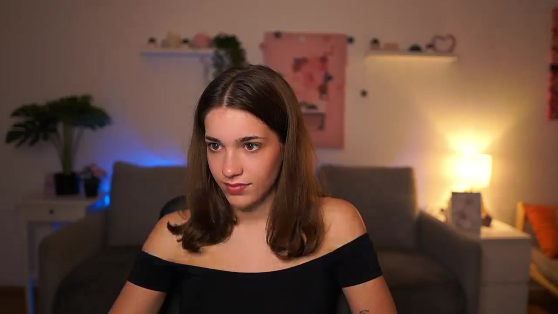 Gallery image thumbnail from Kissiecat's myfreecams stream on, 11/03/2025, 15:43 image 16 of 20