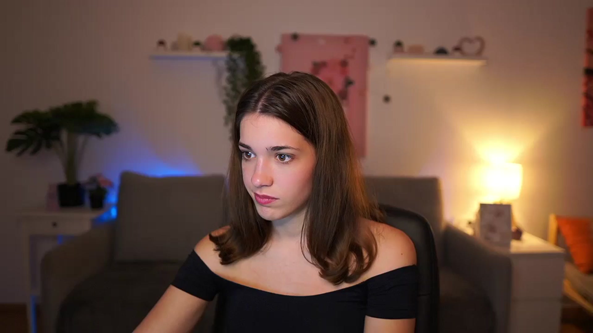 Gallery image thumbnail from Kissiecat's myfreecams stream on, 11/03/2025, 15:43 image 10 of 20