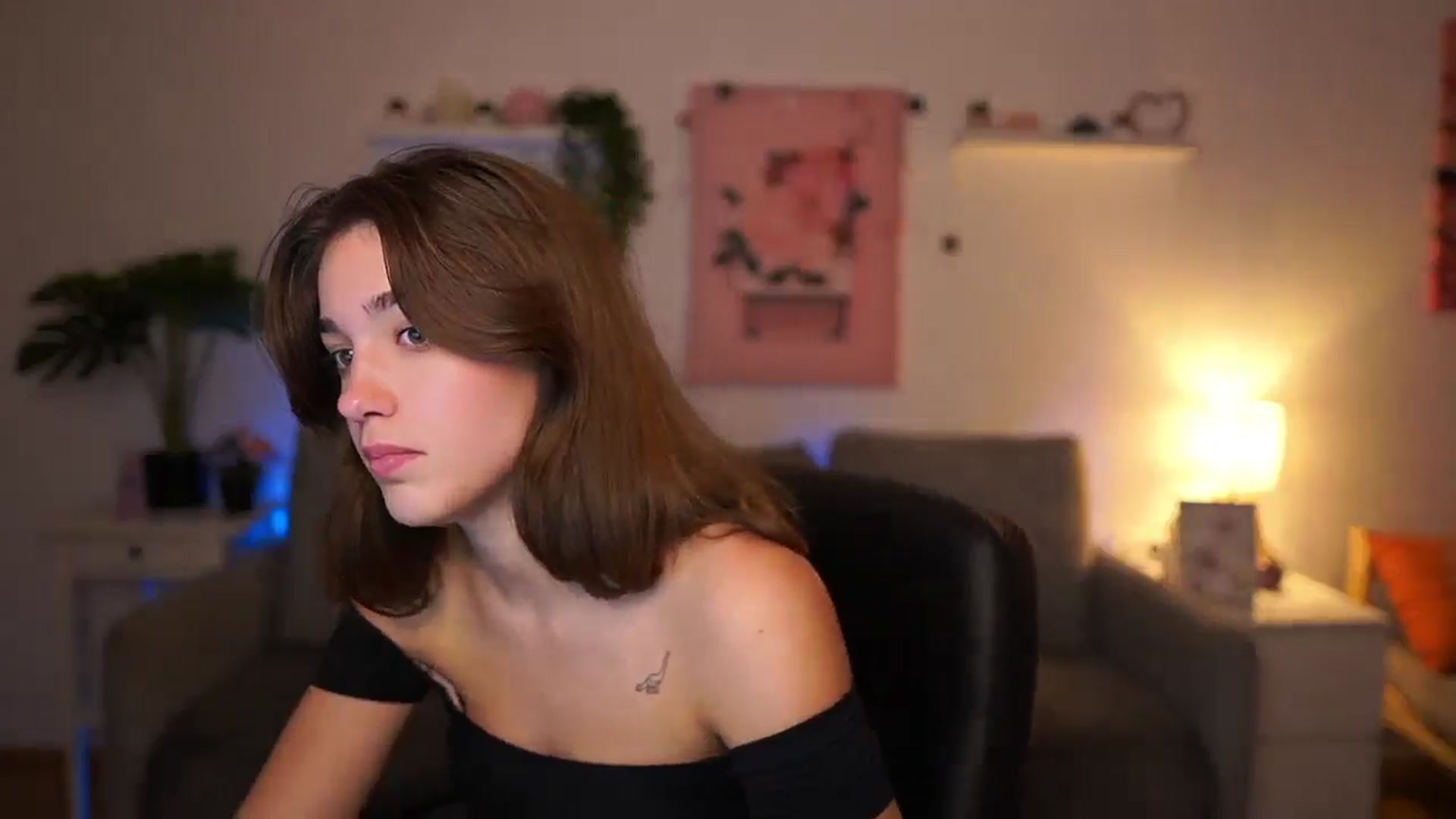 Gallery image thumbnail from Kissiecat's myfreecams stream on, 11/03/2025, 16:11 image 18 of 20