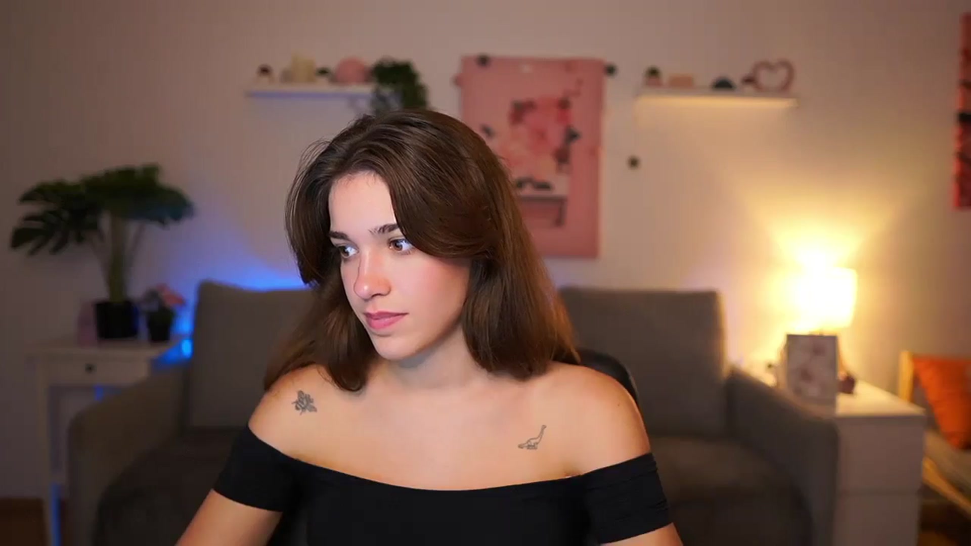 Gallery image thumbnail from Kissiecat's myfreecams stream on, 11/03/2025, 16:11 image 16 of 20