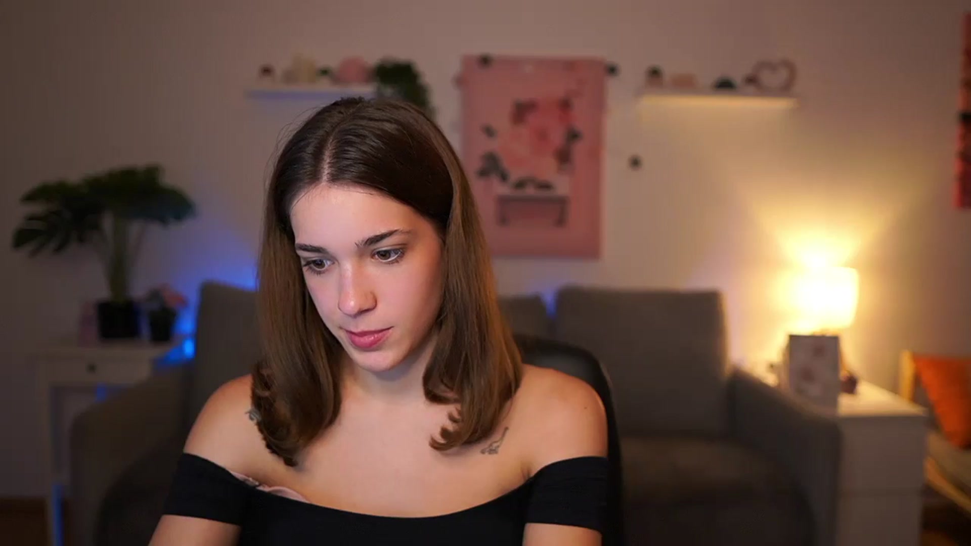 Gallery image thumbnail from Kissiecat's myfreecams stream on, 11/03/2025, 17:53 image 15 of 20