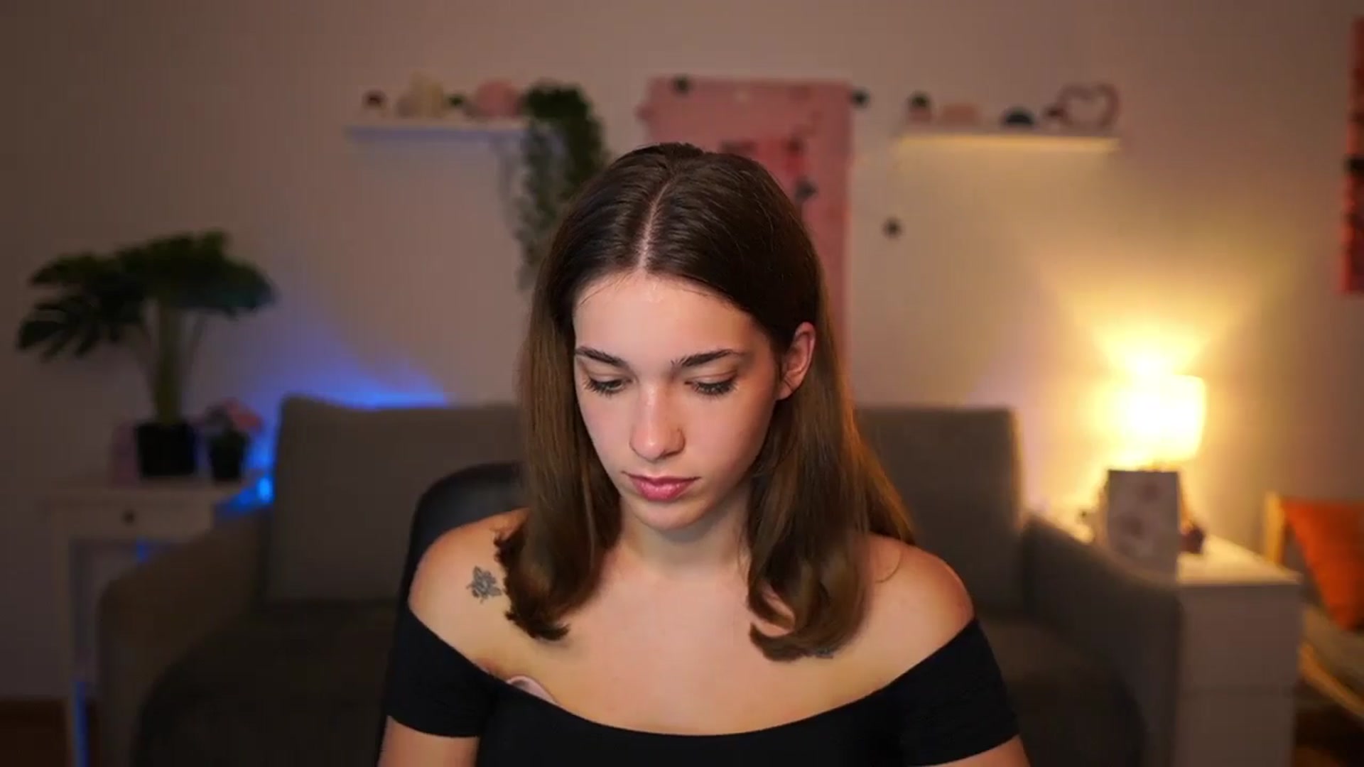 Gallery image thumbnail from Kissiecat's myfreecams stream on, 11/03/2025, 17:53 image 7 of 20
