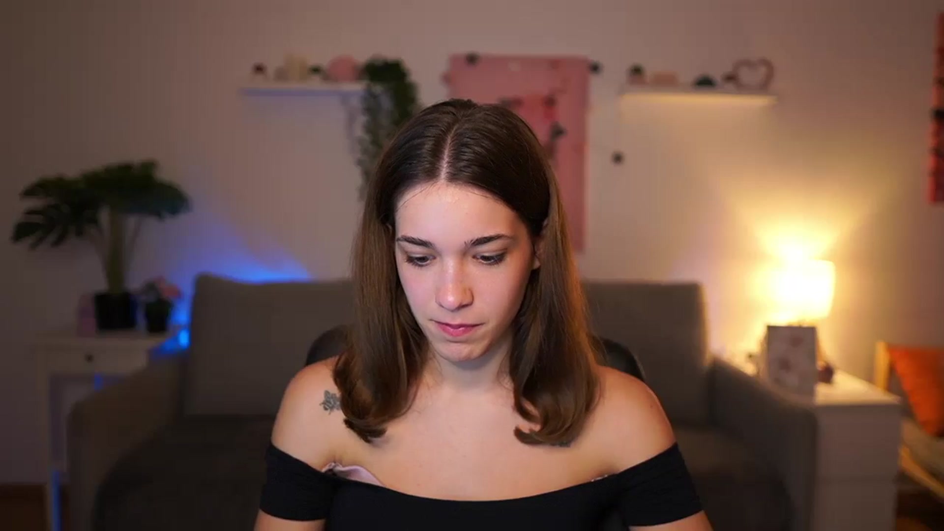 Gallery image thumbnail from Kissiecat's myfreecams stream on, 11/03/2025, 17:53 image 9 of 20