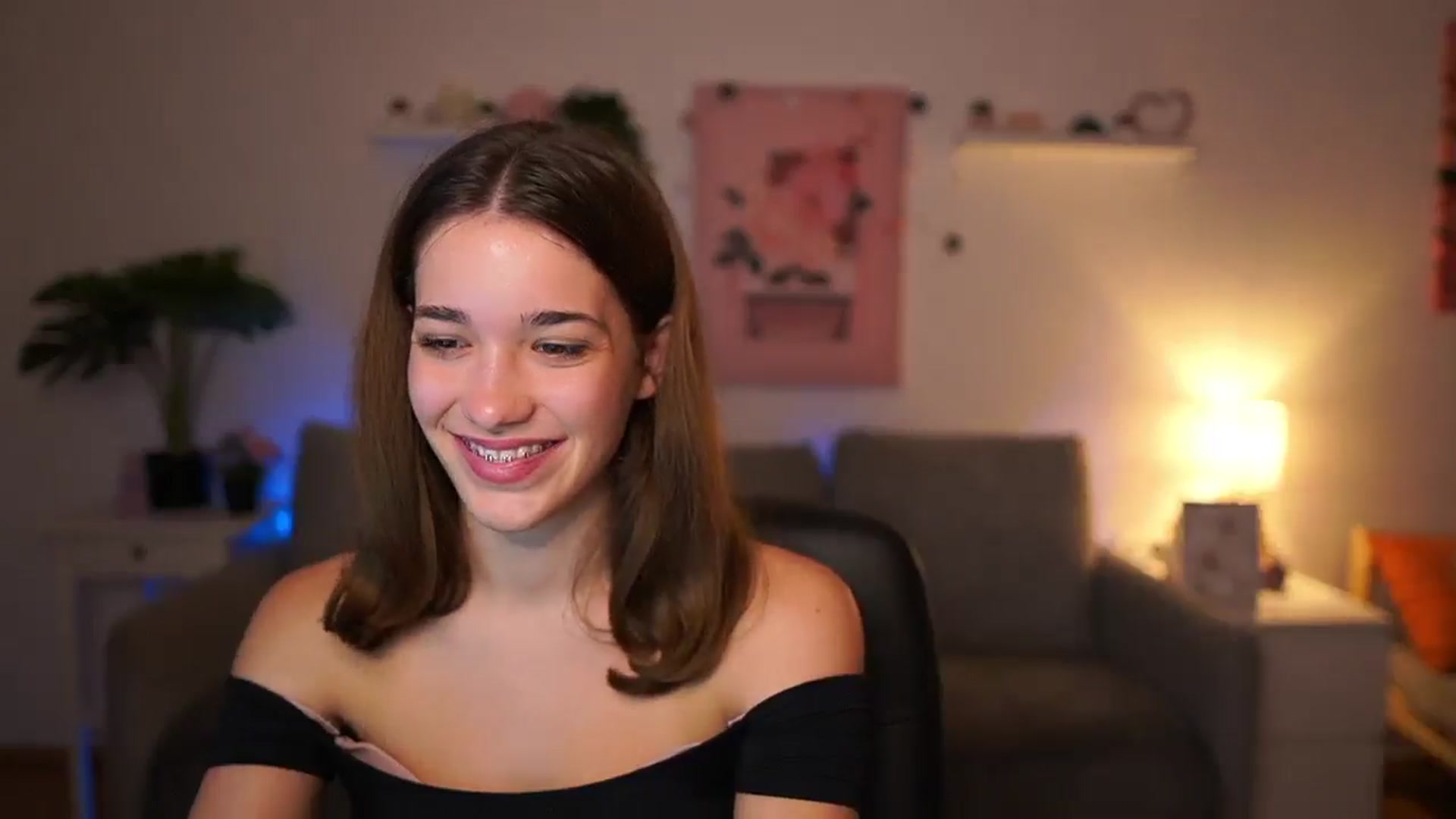 Gallery image thumbnail from Kissiecat's myfreecams stream on, 11/03/2025, 17:53 image 13 of 20