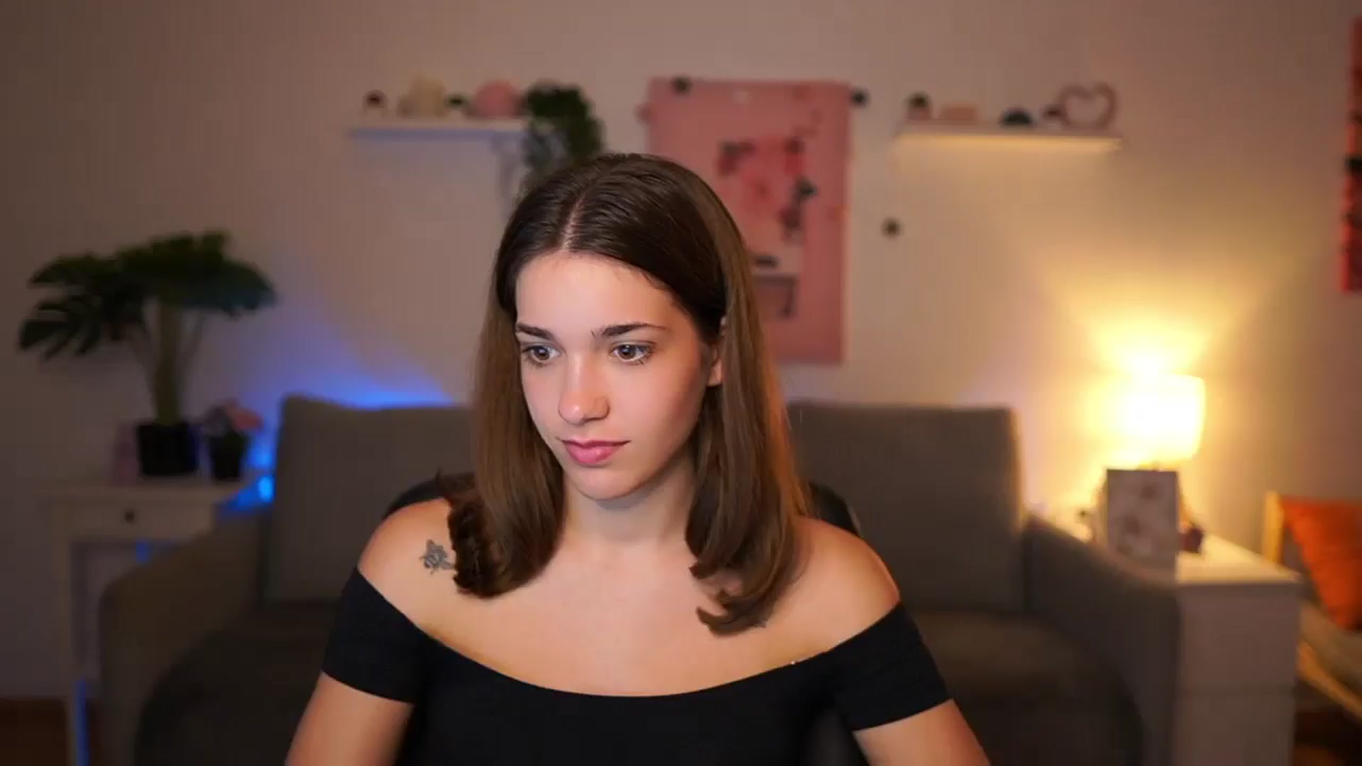 Gallery image thumbnail from Kissiecat's myfreecams stream on, 11/03/2025, 19:06 image 11 of 20