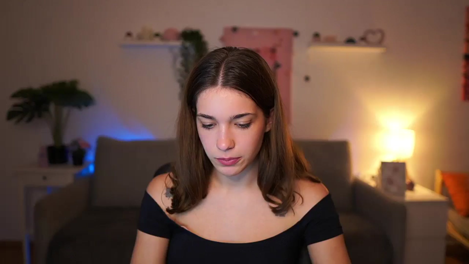 Gallery image thumbnail from Kissiecat's myfreecams stream on, 11/03/2025, 19:06 image 1 of 20