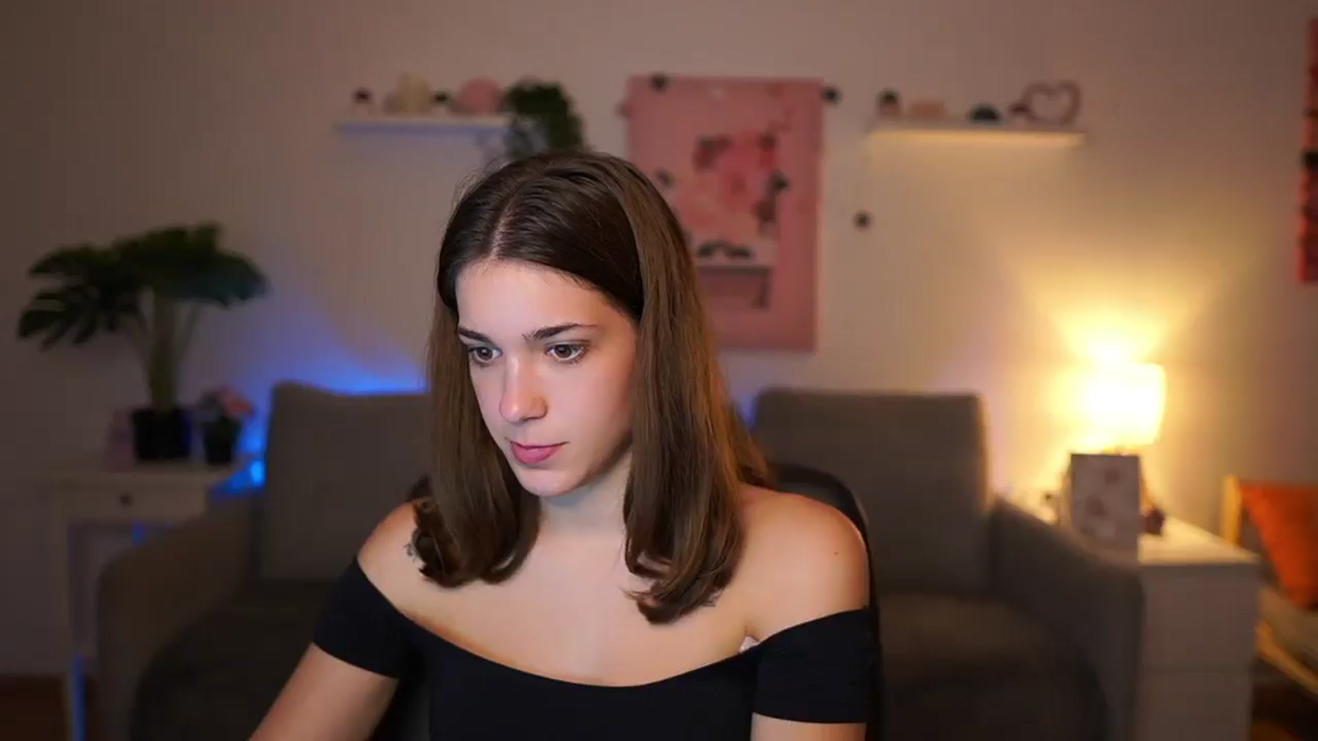 Gallery image thumbnail from Kissiecat's myfreecams stream on, 11/03/2025, 19:06 image 12 of 20