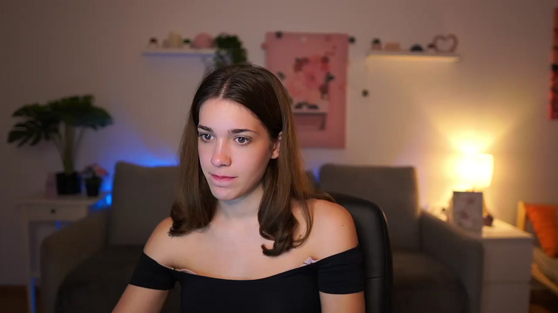 Gallery image thumbnail from Kissiecat's myfreecams stream on, 11/03/2025, 19:06 image 15 of 20