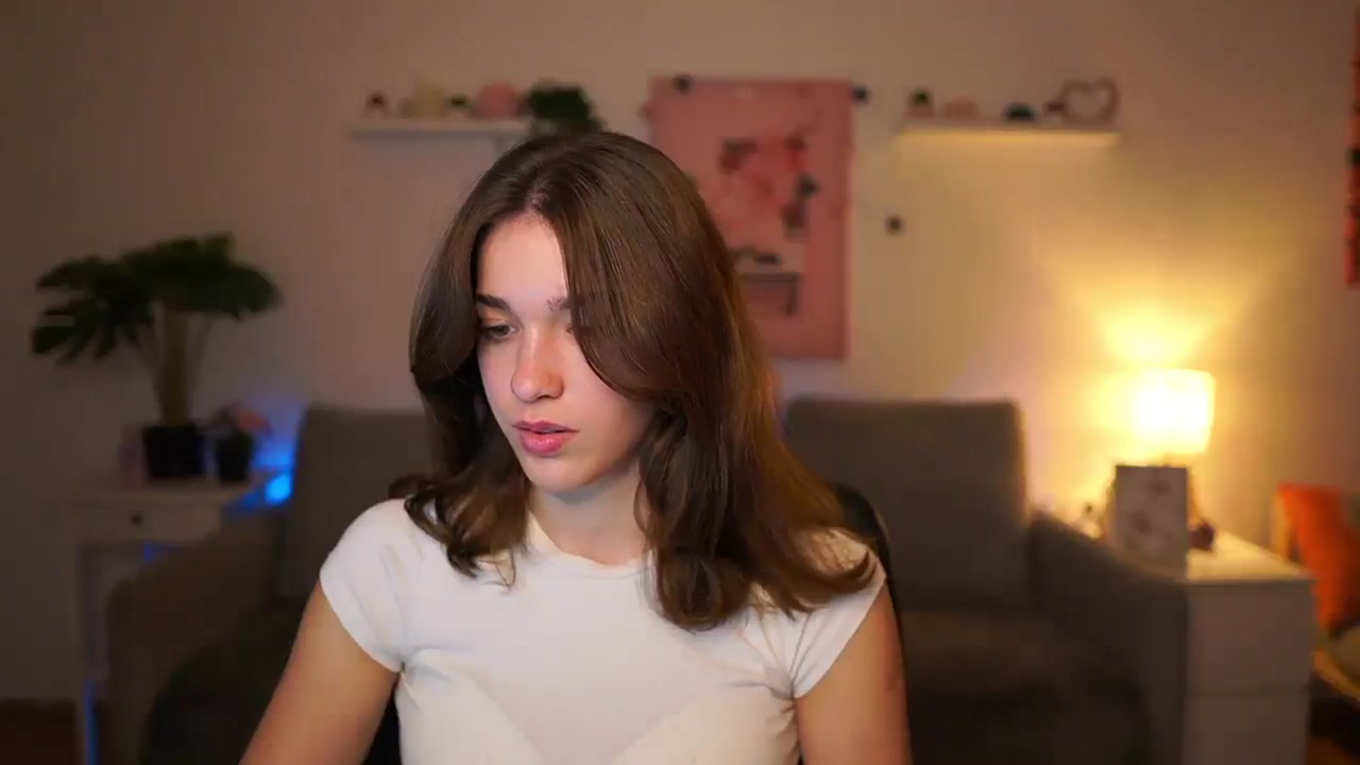Gallery image thumbnail from Kissiecat's myfreecams stream on, 11/10/2025, 17:37 image 15 of 20