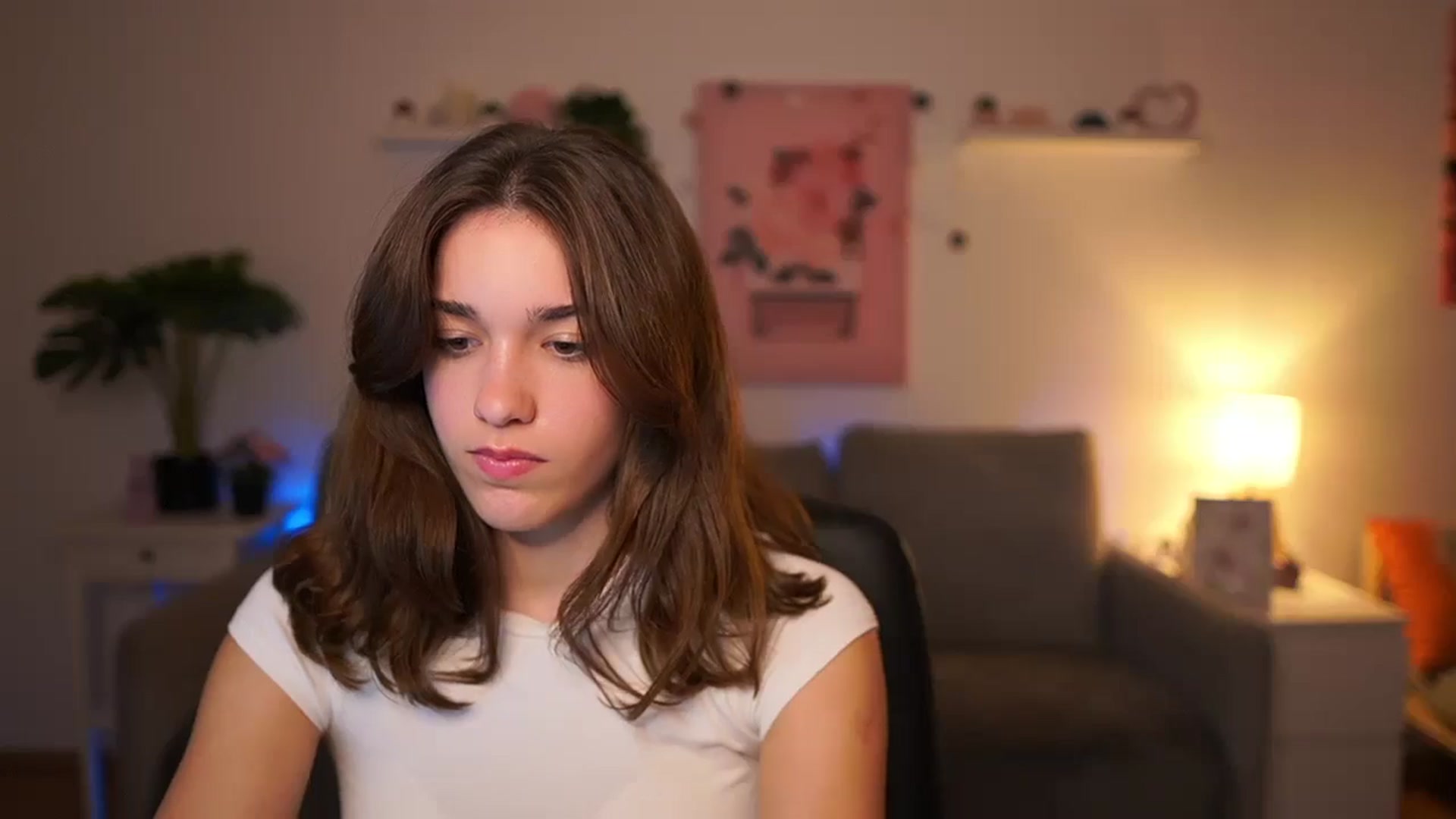 Gallery image thumbnail from Kissiecat's myfreecams stream on, 11/10/2025, 17:37 image 8 of 20