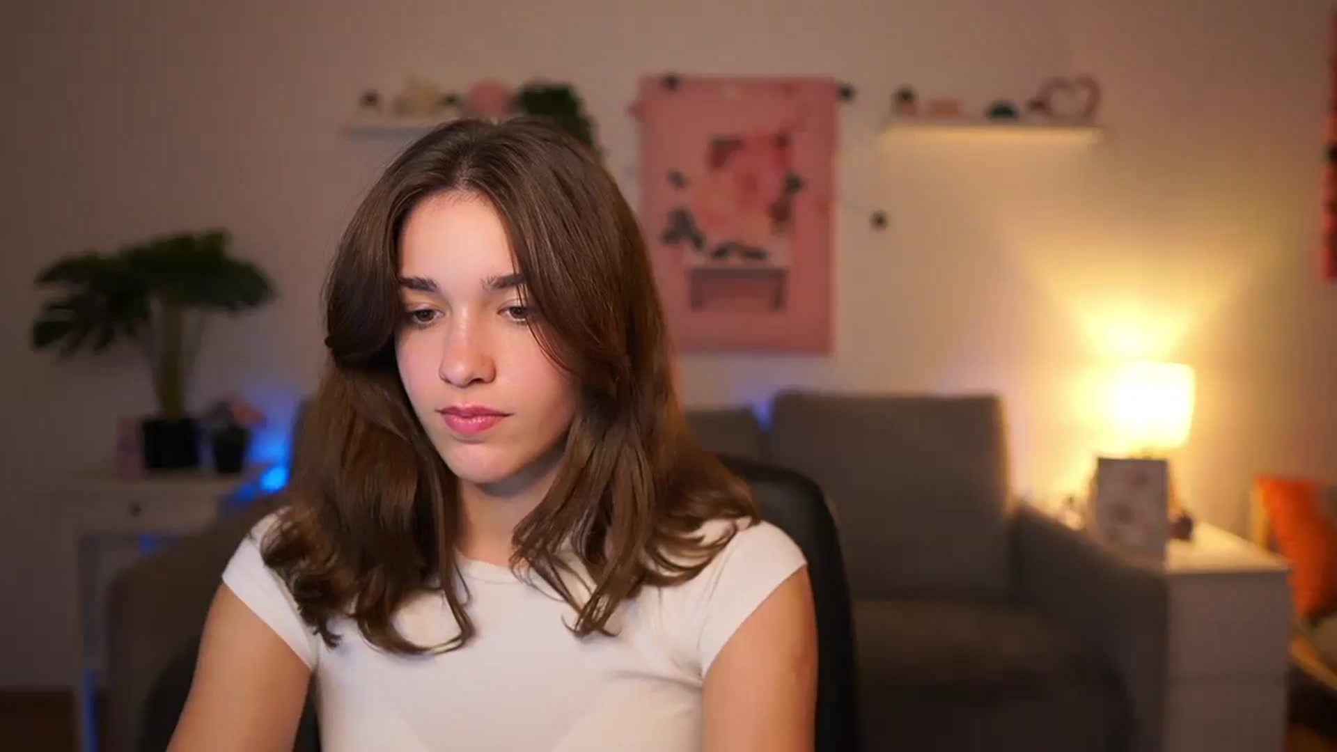 Gallery image thumbnail from Kissiecat's myfreecams stream on, 11/10/2025, 17:37 image 9 of 20