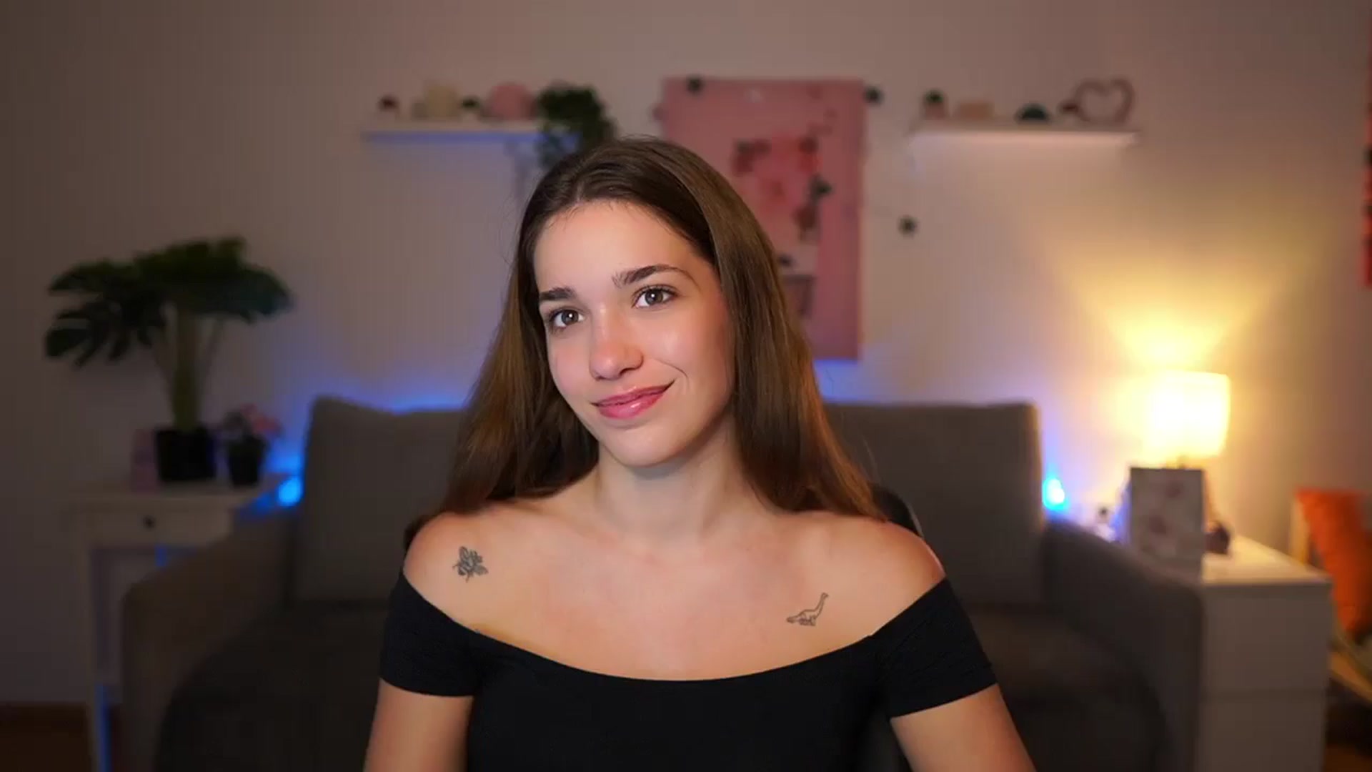 Gallery image thumbnail from Kissiecat's myfreecams stream on, 11/11/2025, 16:11 image 1 of 20