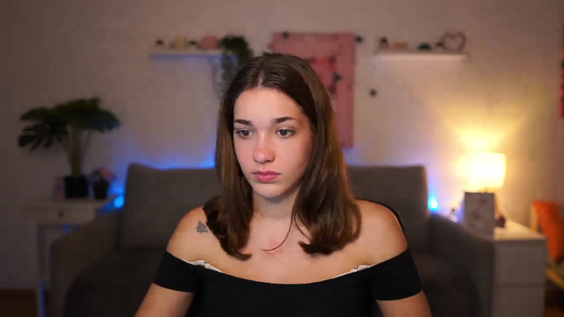 Gallery image thumbnail from Kissiecat's myfreecams stream on, 11/11/2025, 16:11 image 7 of 20