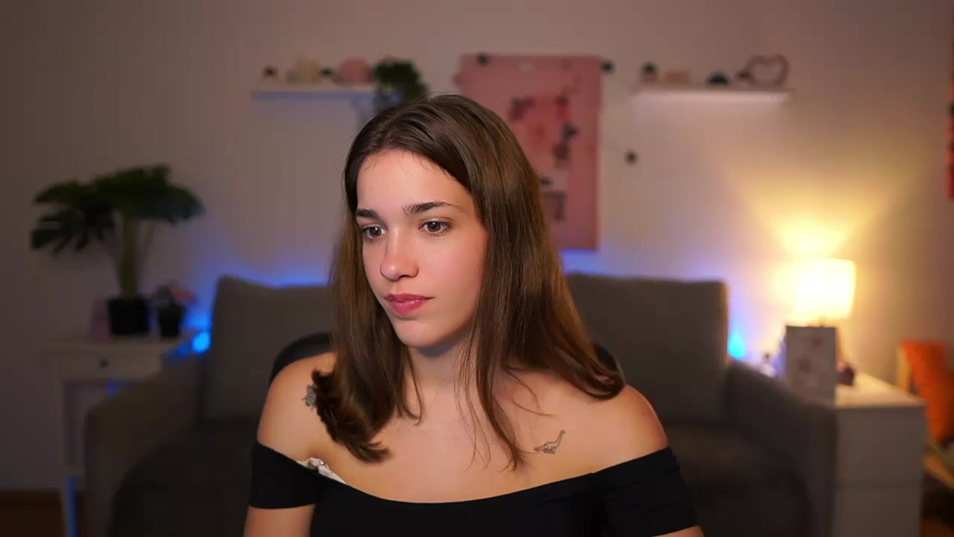 Gallery image thumbnail from Kissiecat's myfreecams stream on, 11/11/2025, 16:39 image 16 of 20