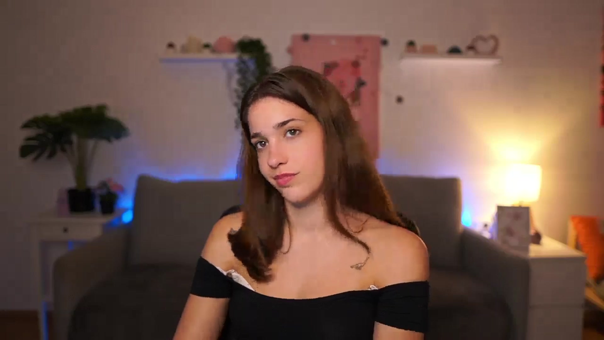 Gallery image thumbnail from Kissiecat's myfreecams stream on, 11/11/2025, 16:39 image 10 of 20