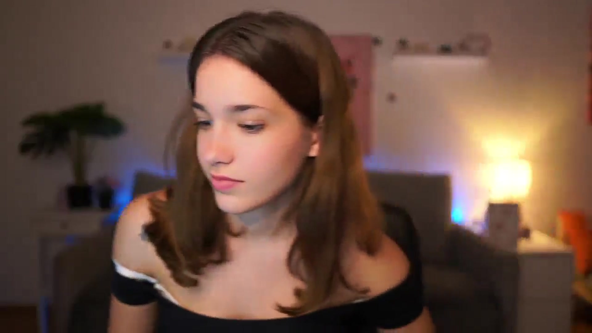 Gallery image thumbnail from Kissiecat's myfreecams stream on, 11/11/2025, 16:54 image 18 of 20