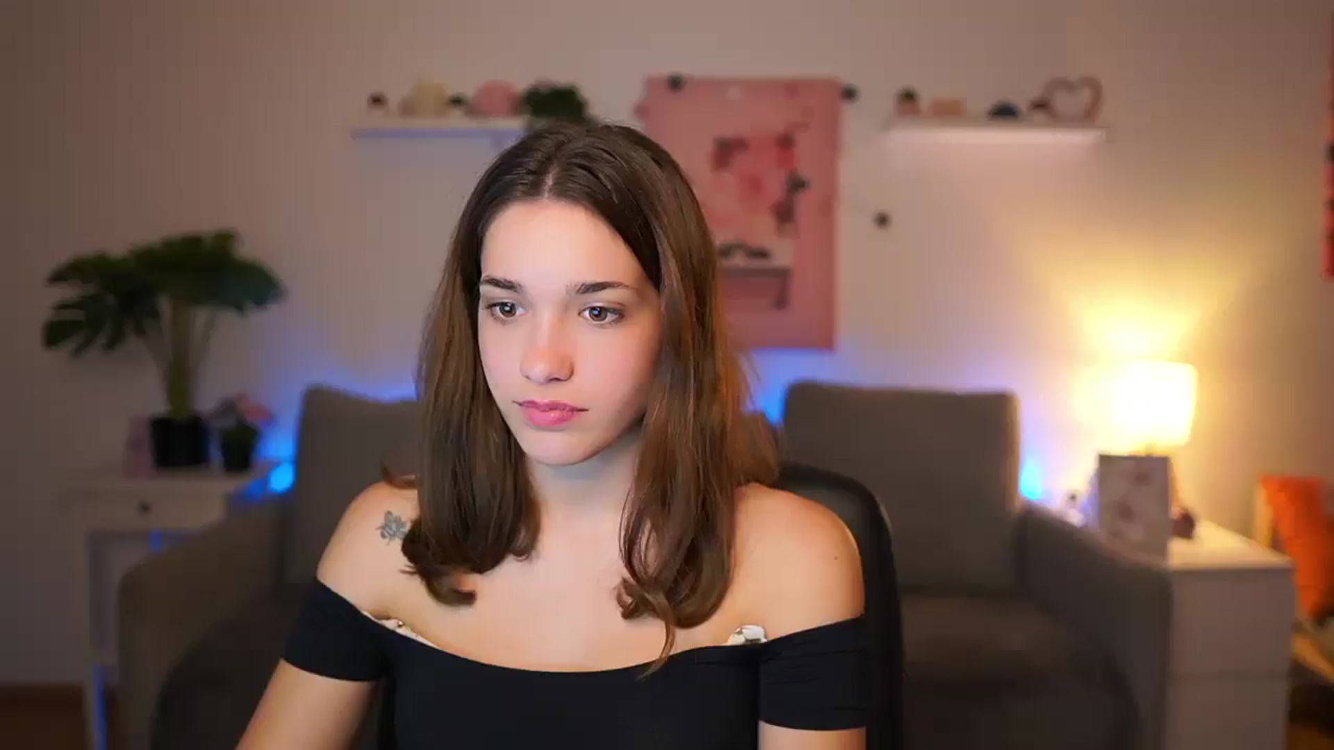 Gallery image thumbnail from Kissiecat's myfreecams stream on, 11/11/2025, 16:54 image 9 of 20