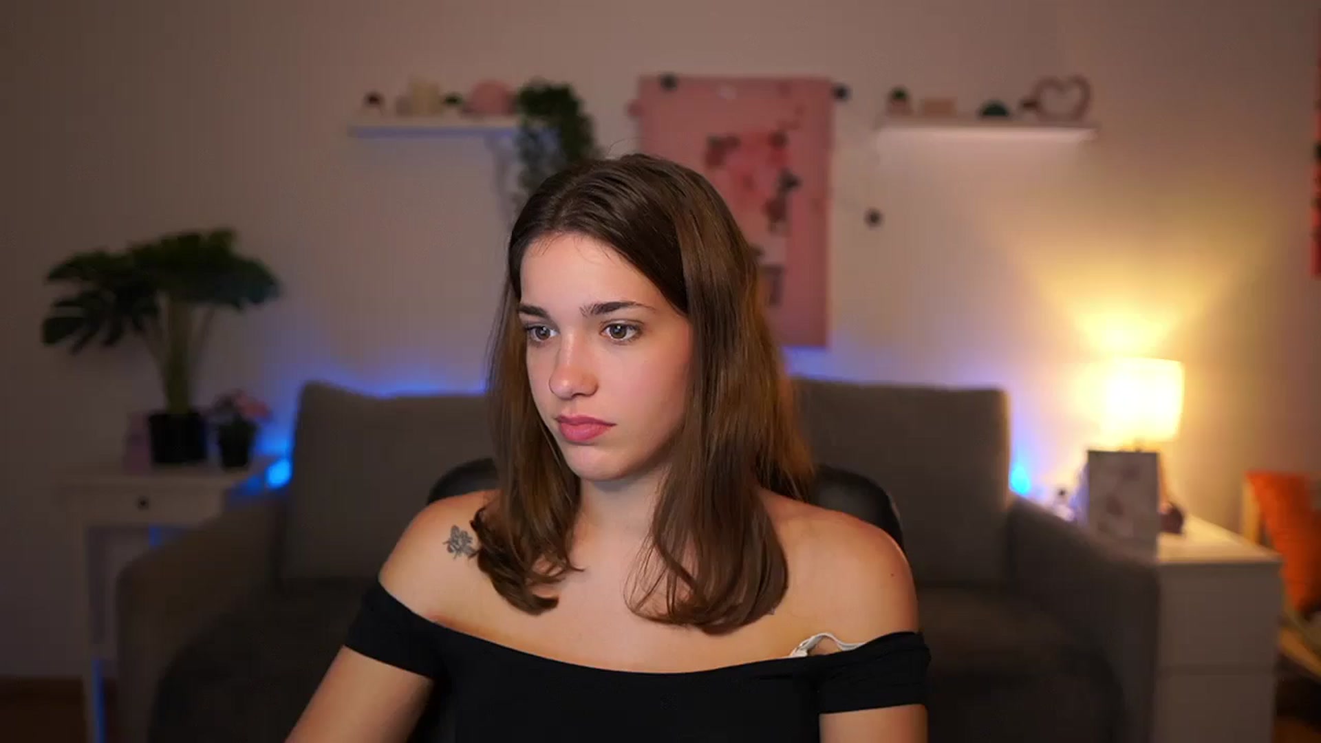 Gallery image thumbnail from Kissiecat's myfreecams stream on, 11/11/2025, 17:33 image 6 of 20
