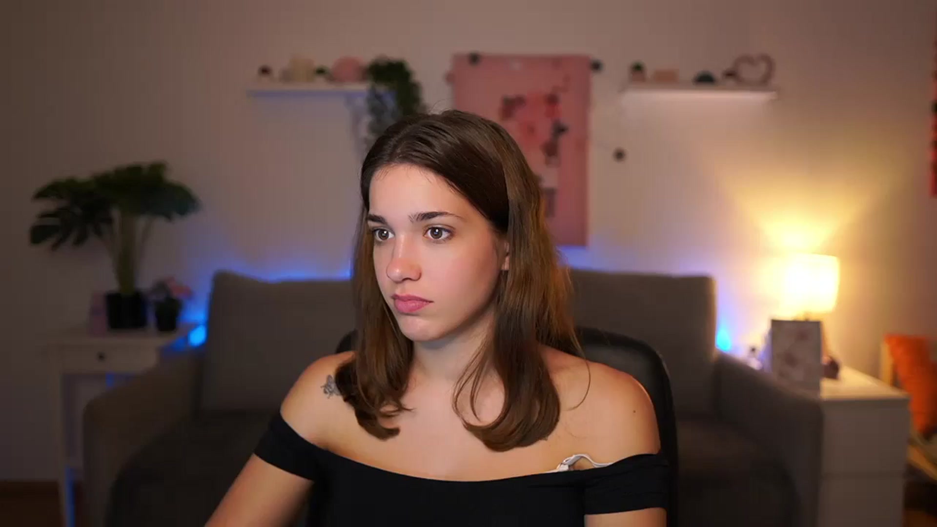 Gallery image thumbnail from Kissiecat's myfreecams stream on, 11/11/2025, 17:33 image 13 of 20