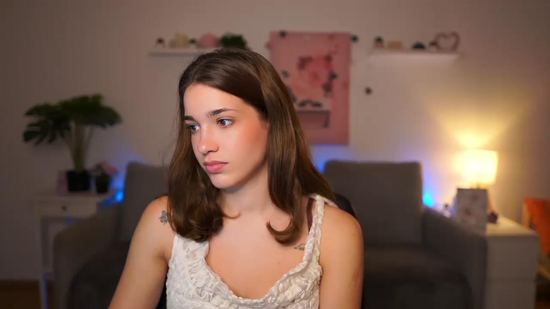 Gallery image thumbnail from Kissiecat's myfreecams stream on, 11/12/2025, 14:38 image 6 of 20
