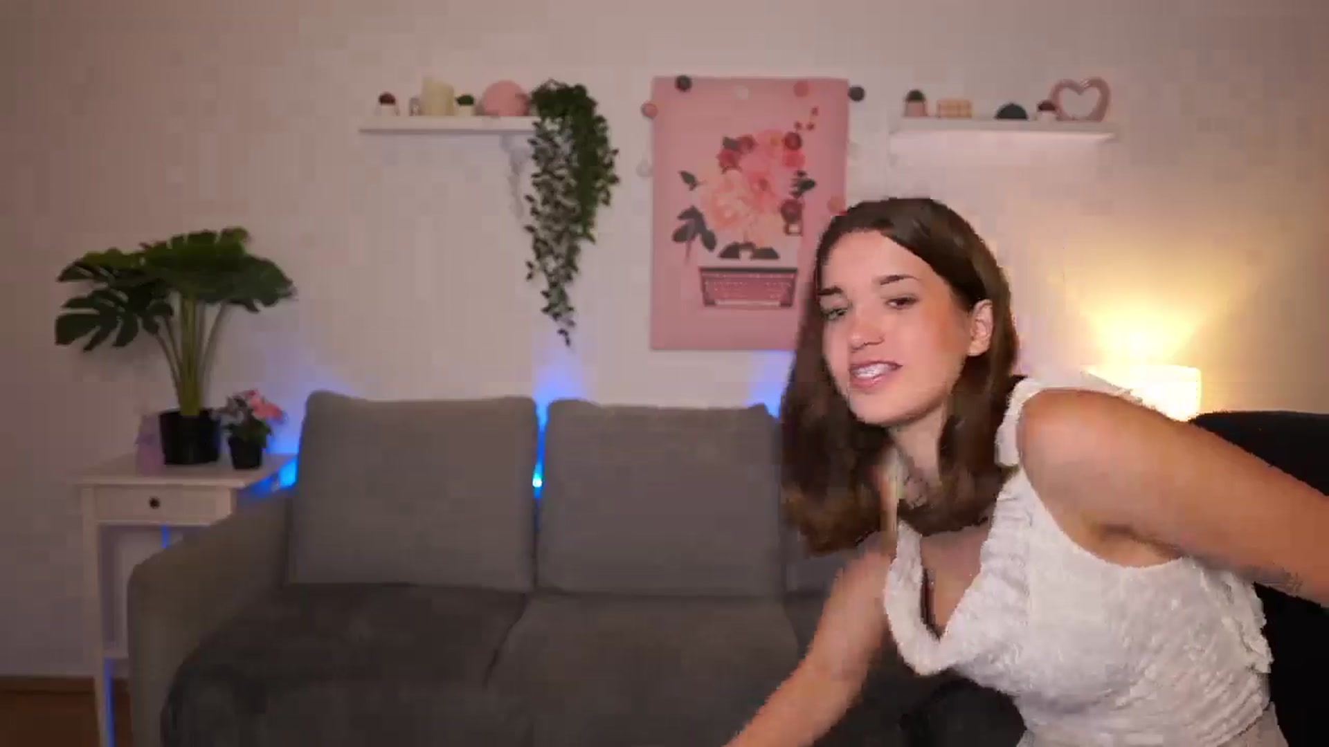 Gallery image thumbnail from Kissiecat's myfreecams stream on, 11/12/2025, 14:38 image 9 of 20
