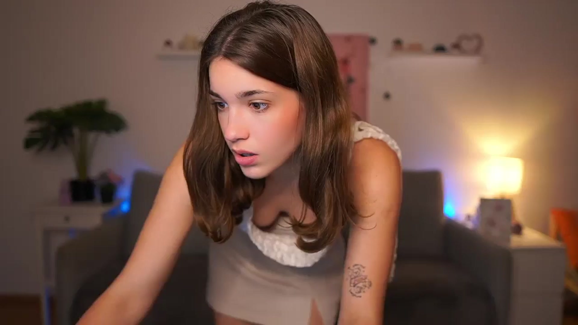 Gallery image thumbnail from Kissiecat's myfreecams stream on, 11/12/2025, 14:38 image 18 of 20