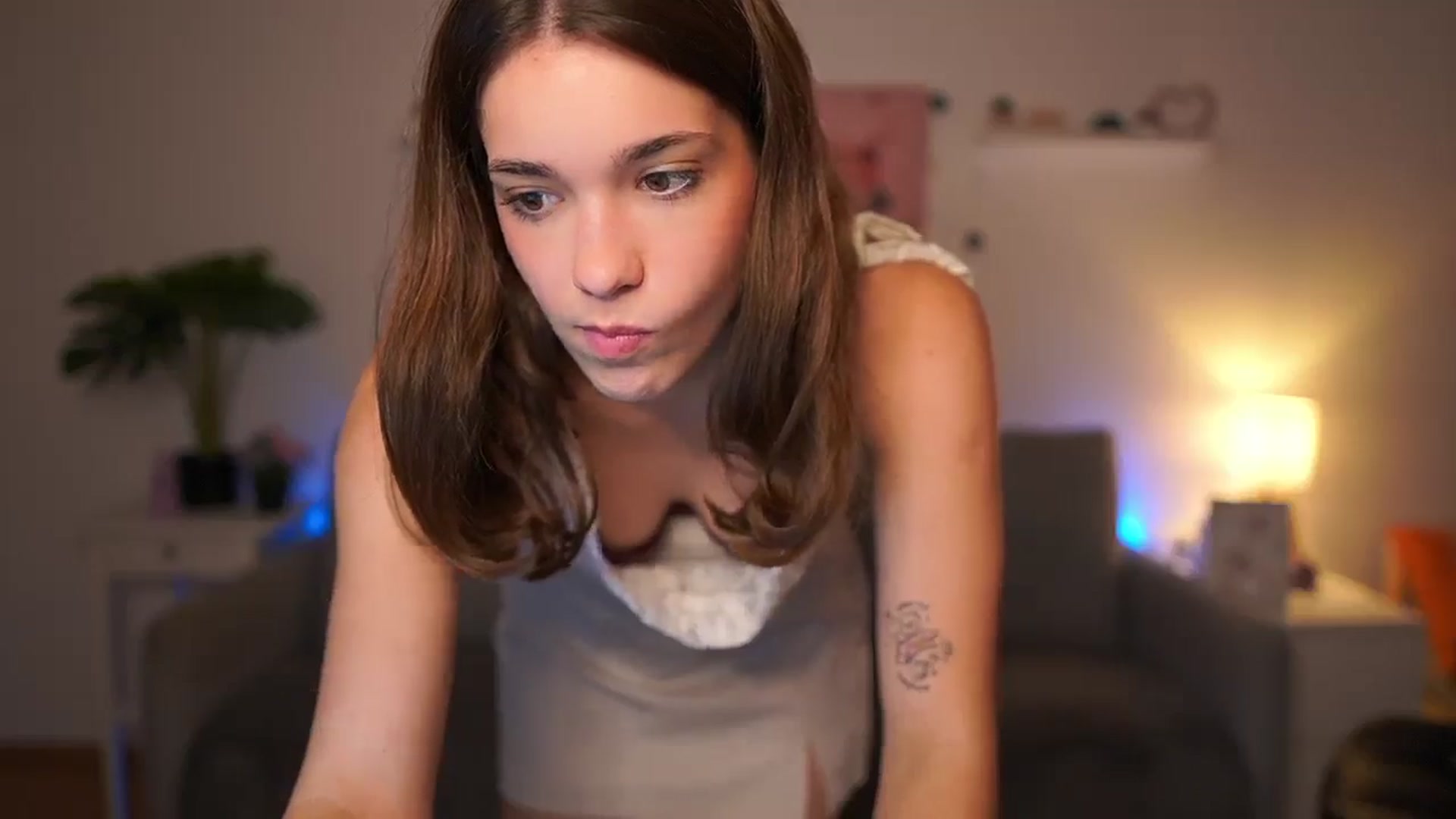 Gallery image thumbnail from Kissiecat's myfreecams stream on, 11/12/2025, 14:38 image 8 of 20