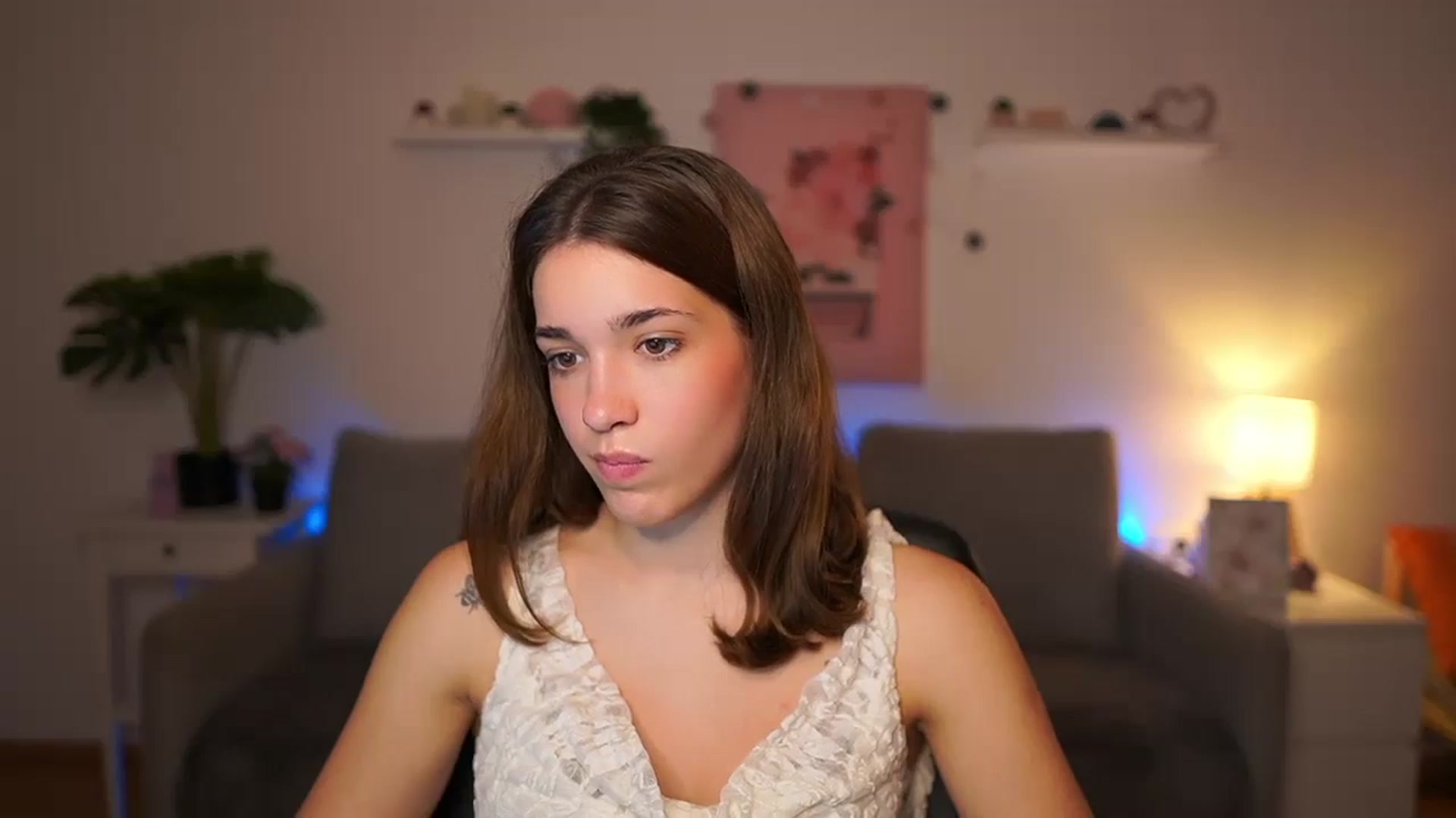 Gallery image thumbnail from Kissiecat's myfreecams stream on, 11/12/2025, 15:45 image 7 of 20