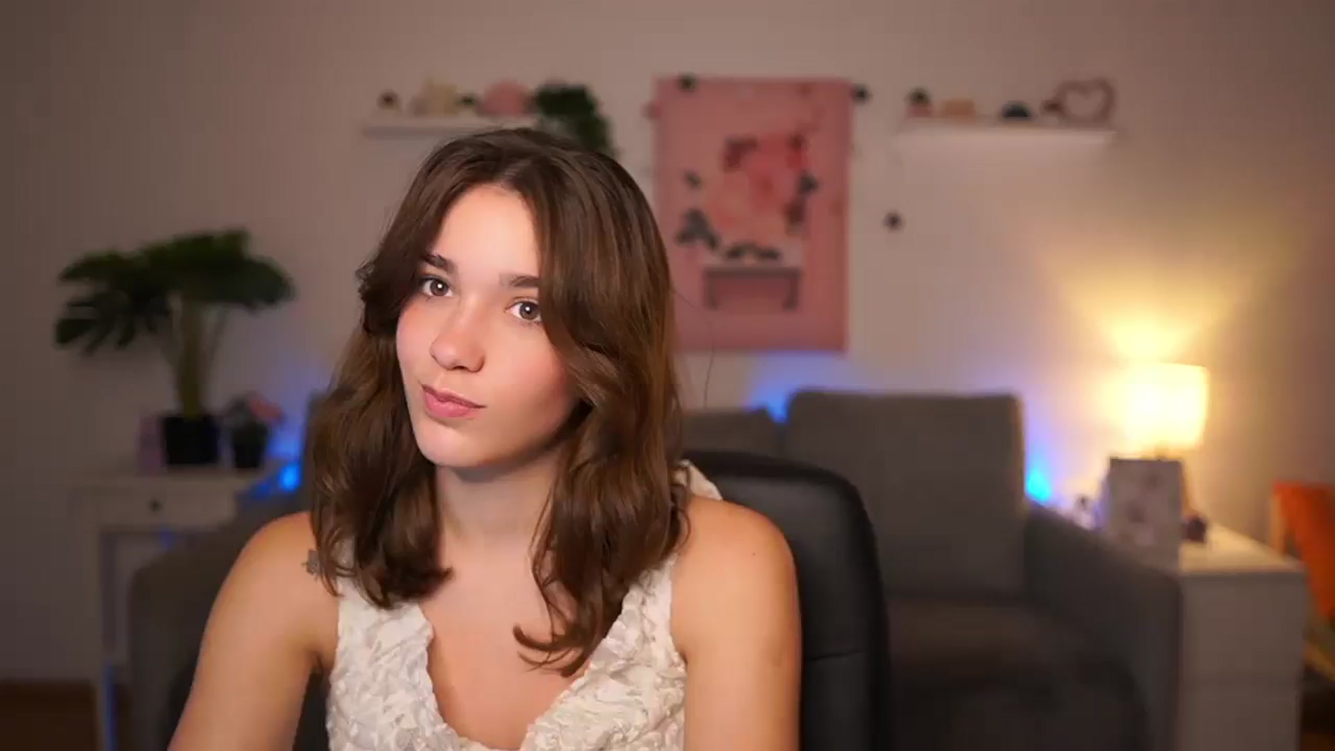 Gallery image thumbnail from Kissiecat's myfreecams stream on, 11/12/2025, 15:45 image 1 of 20