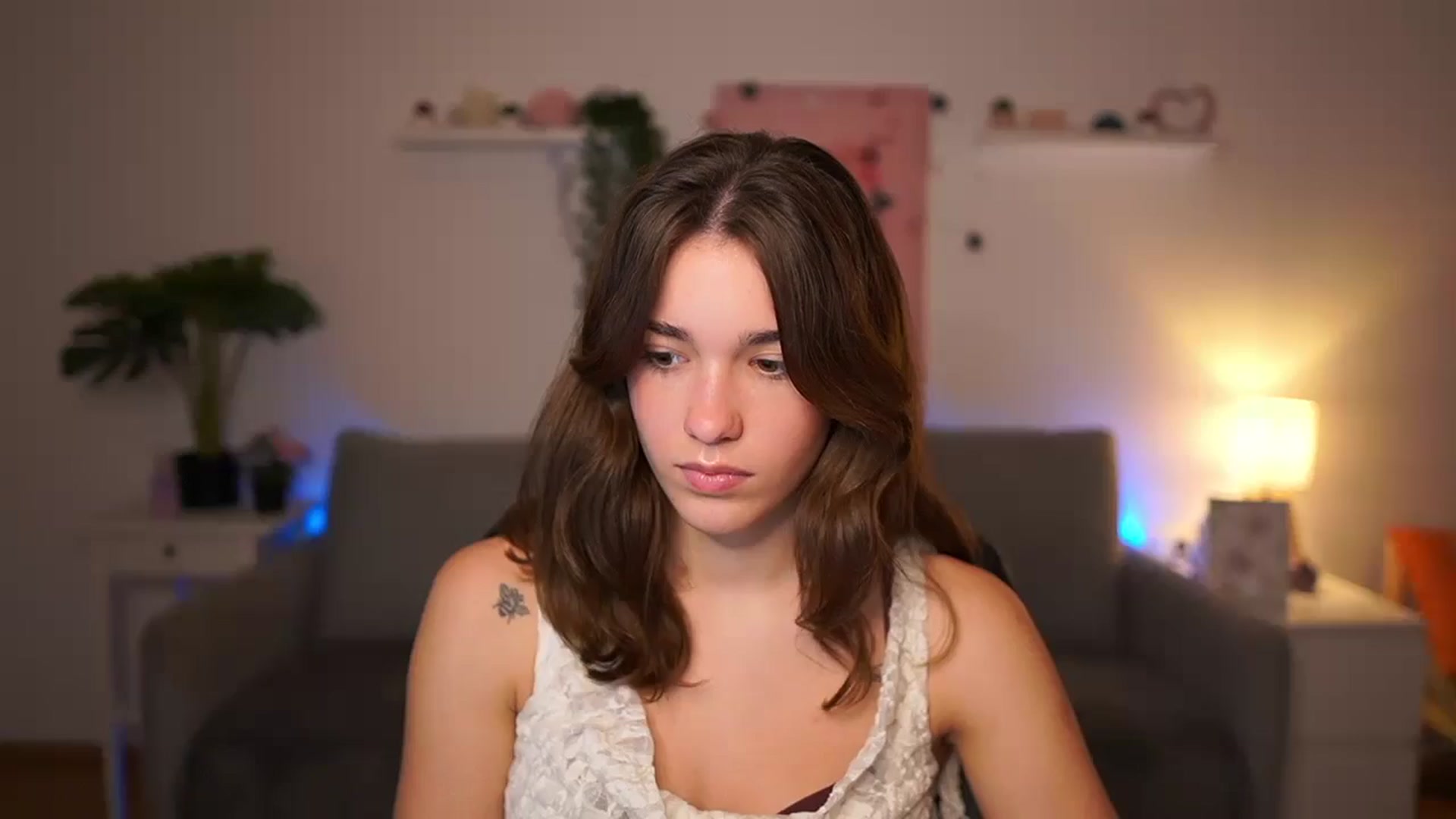 Gallery image thumbnail from Kissiecat's myfreecams stream on, 11/12/2025, 15:45 image 3 of 20