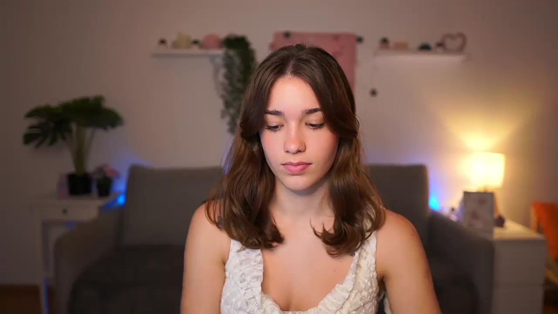 Gallery image thumbnail from Kissiecat's myfreecams stream on, 11/12/2025, 18:41 image 4 of 20
