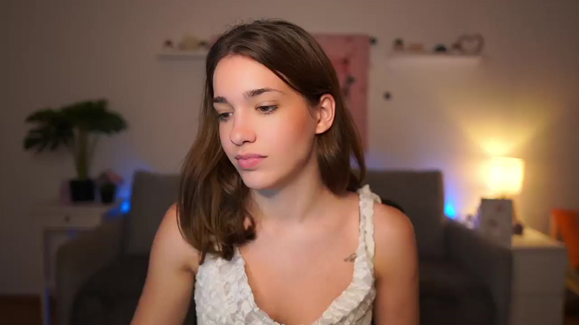Gallery image thumbnail from Kissiecat's myfreecams stream on, 11/12/2025, 18:41 image 2 of 20