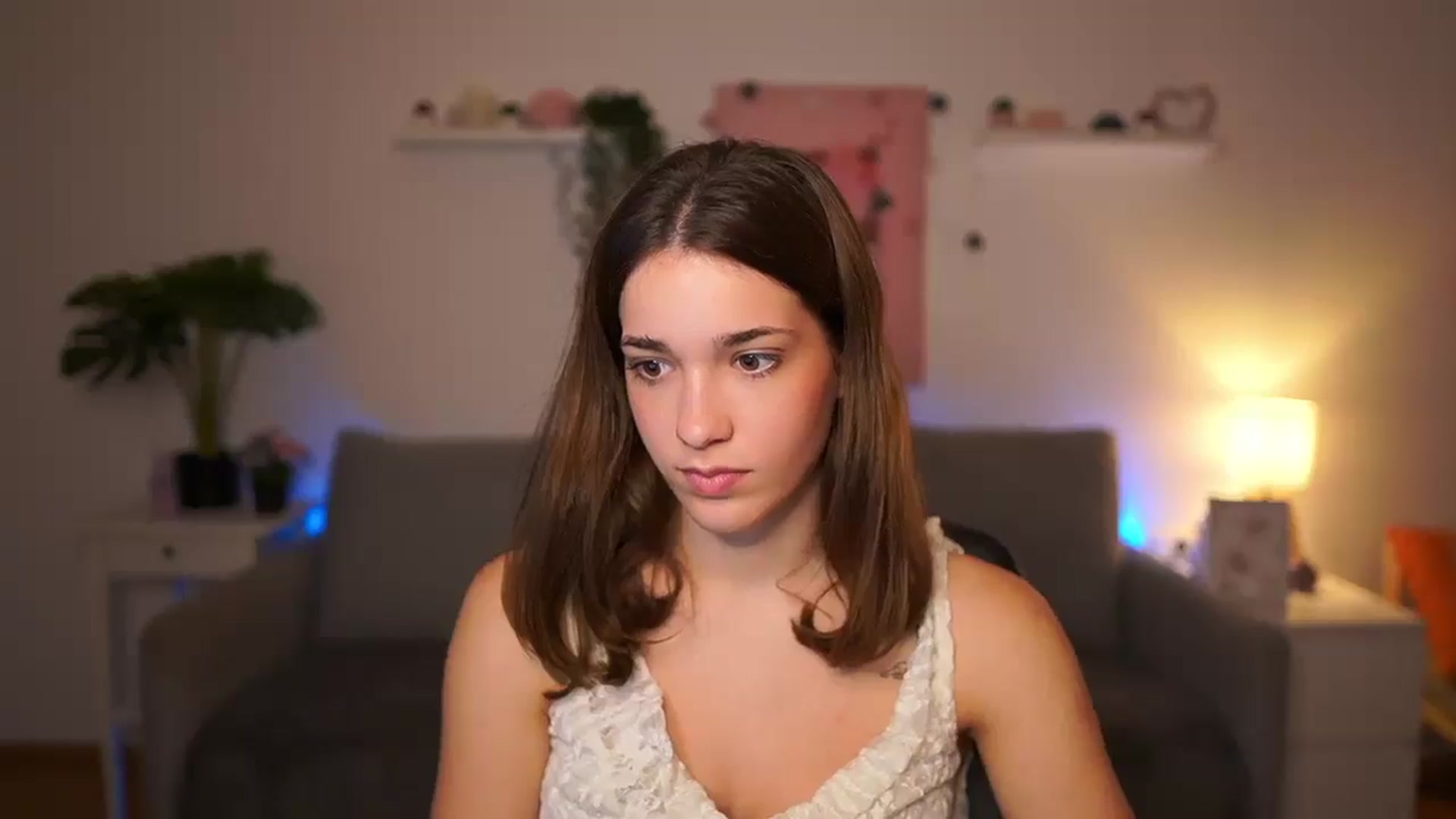 Gallery image thumbnail from Kissiecat's myfreecams stream on, 11/12/2025, 18:41 image 3 of 20