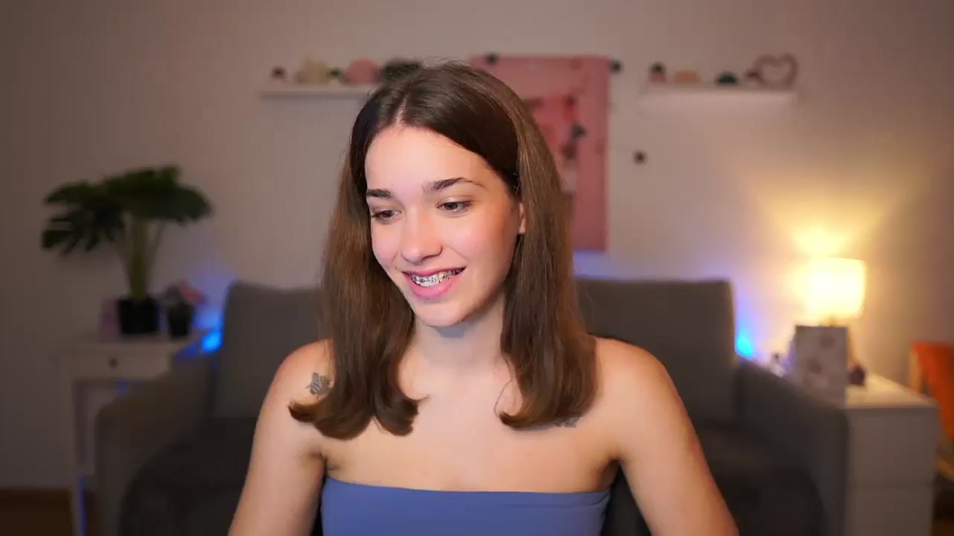 Gallery image thumbnail from Kissiecat's myfreecams stream on, 11/13/2025, 16:35 image 16 of 20