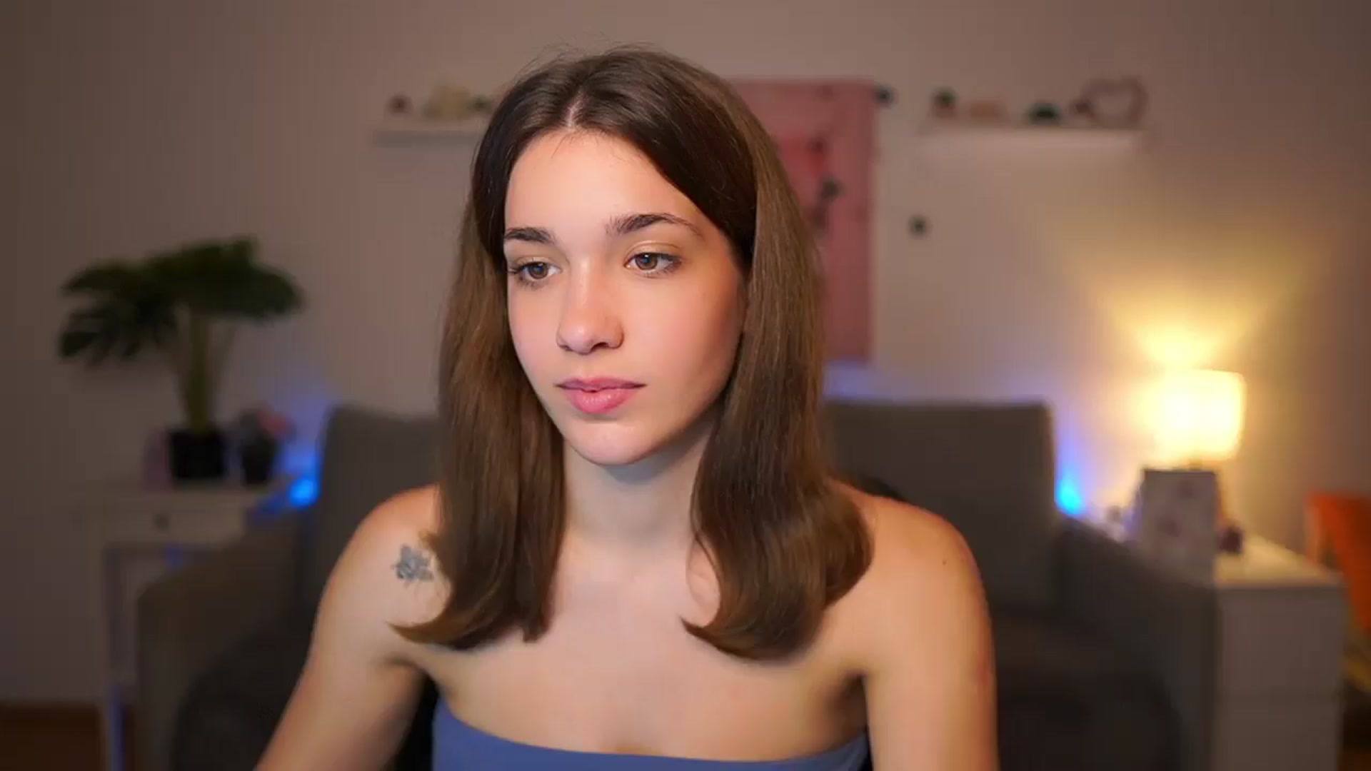 Gallery image thumbnail from Kissiecat's myfreecams stream on, 11/13/2025, 18:54 image 13 of 20