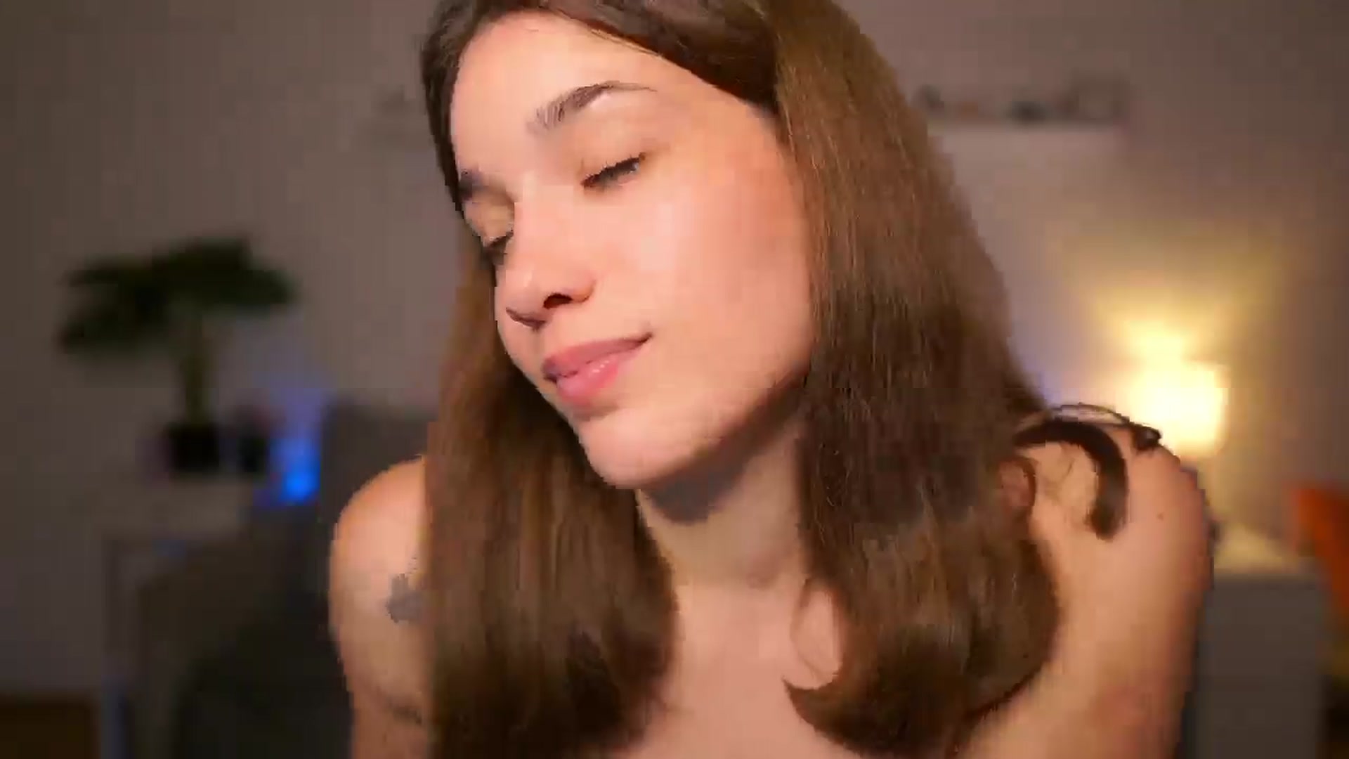Gallery image thumbnail from Kissiecat's myfreecams stream on, 11/13/2025, 18:54 image 17 of 20