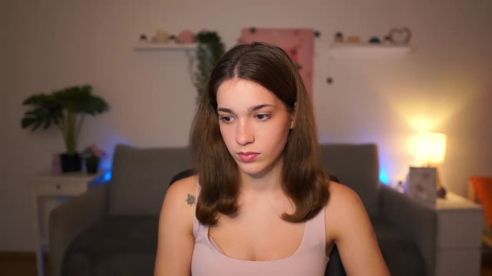 Gallery image thumbnail from Kissiecat's myfreecams stream on, 11/14/2025, 19:59 image 15 of 20